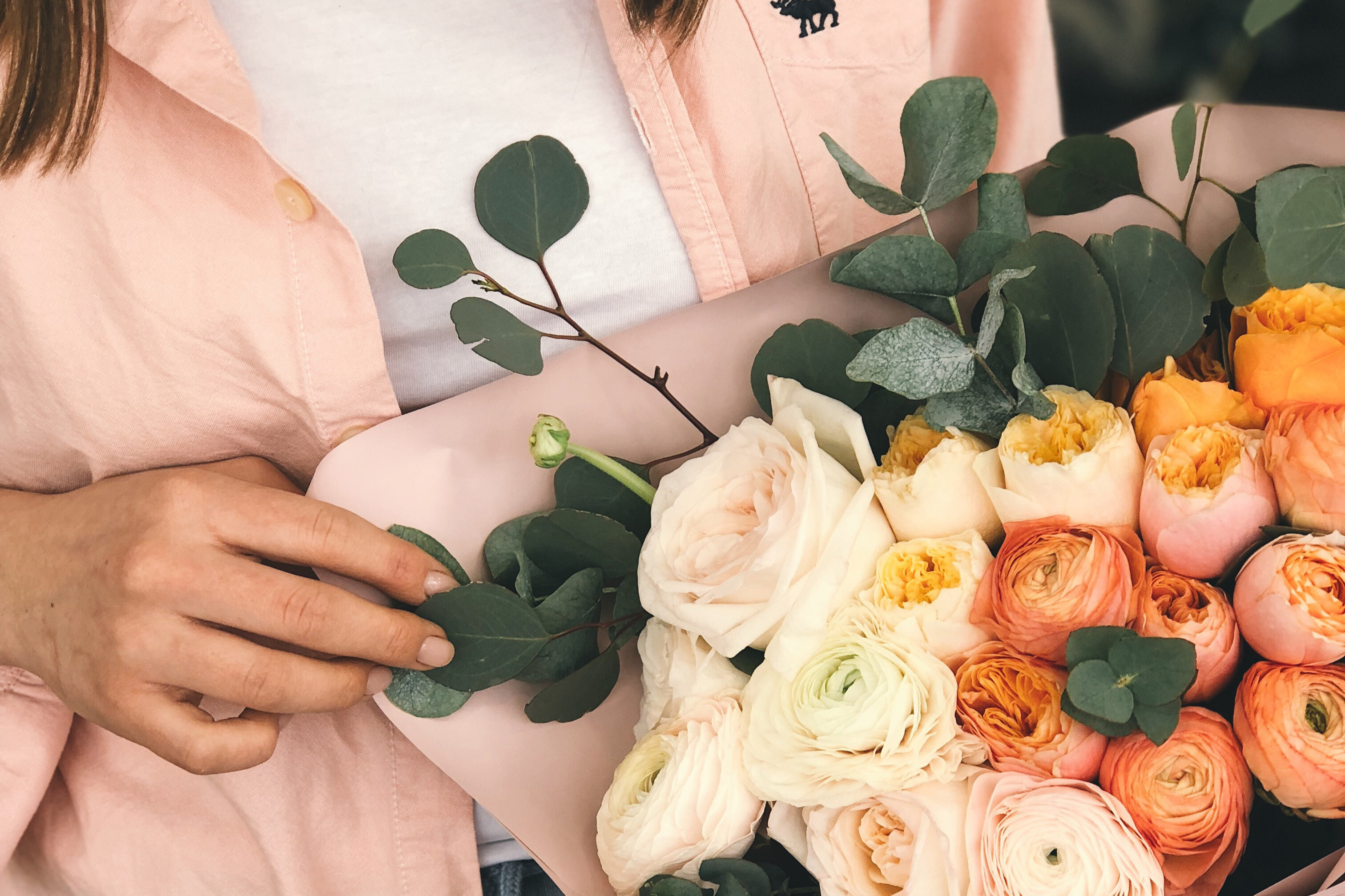 Best flower delivery services for special occasions: blooms they will love