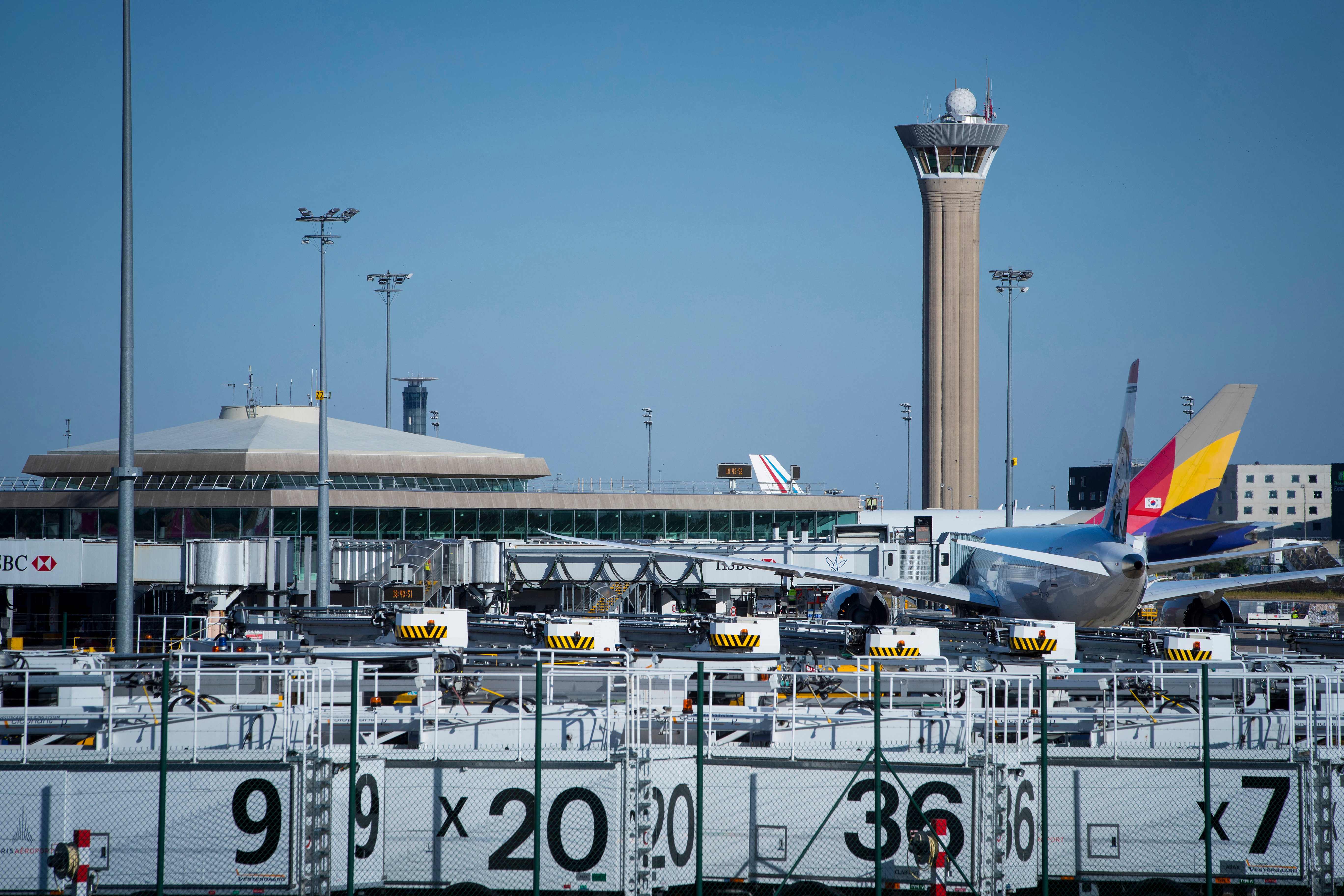 FILES-FRANCE-POLICE-AIRPORT