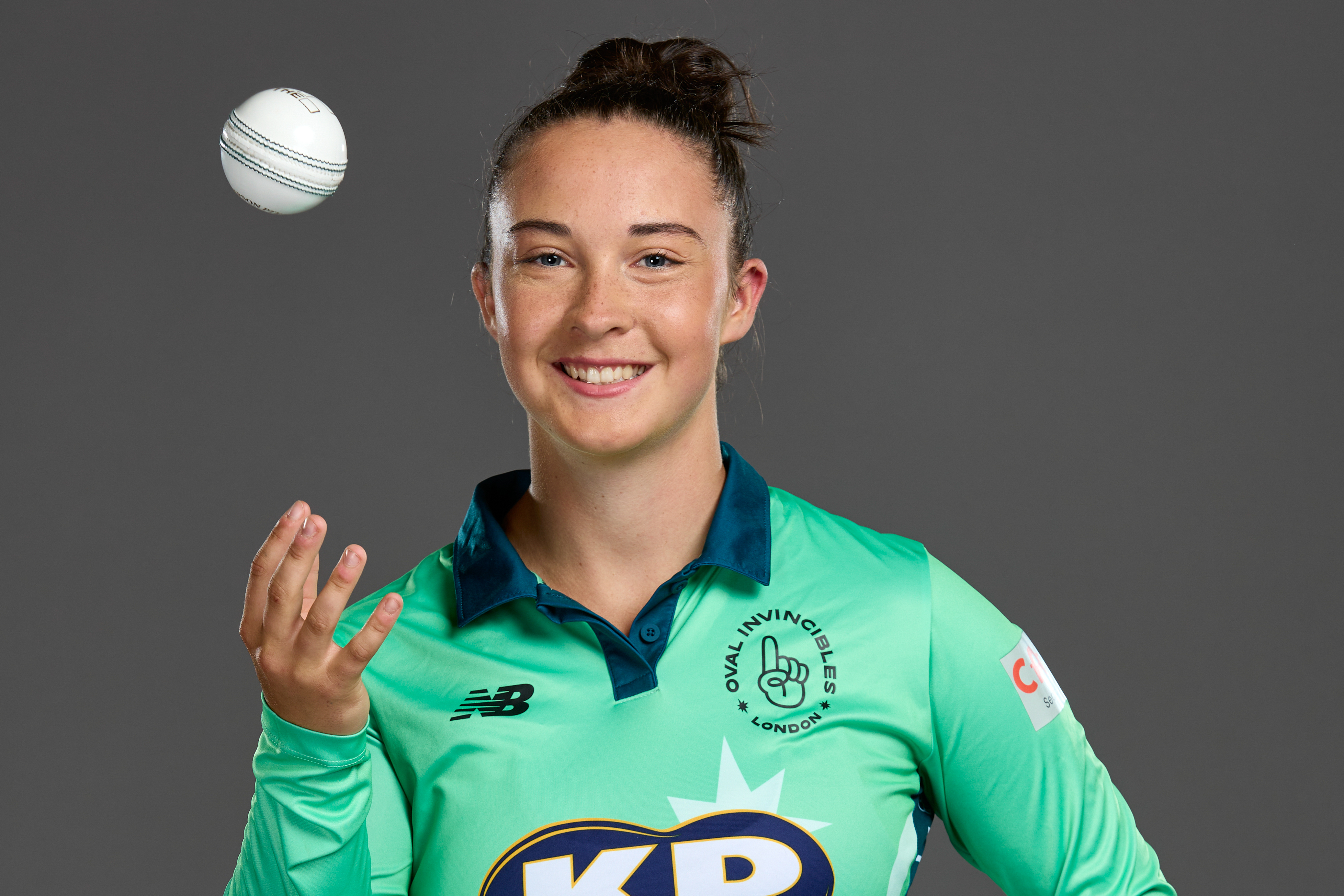 Alice Capsey aims to celebrate 18th birthday with Oval party as Invincibles take on Northern Superchargers