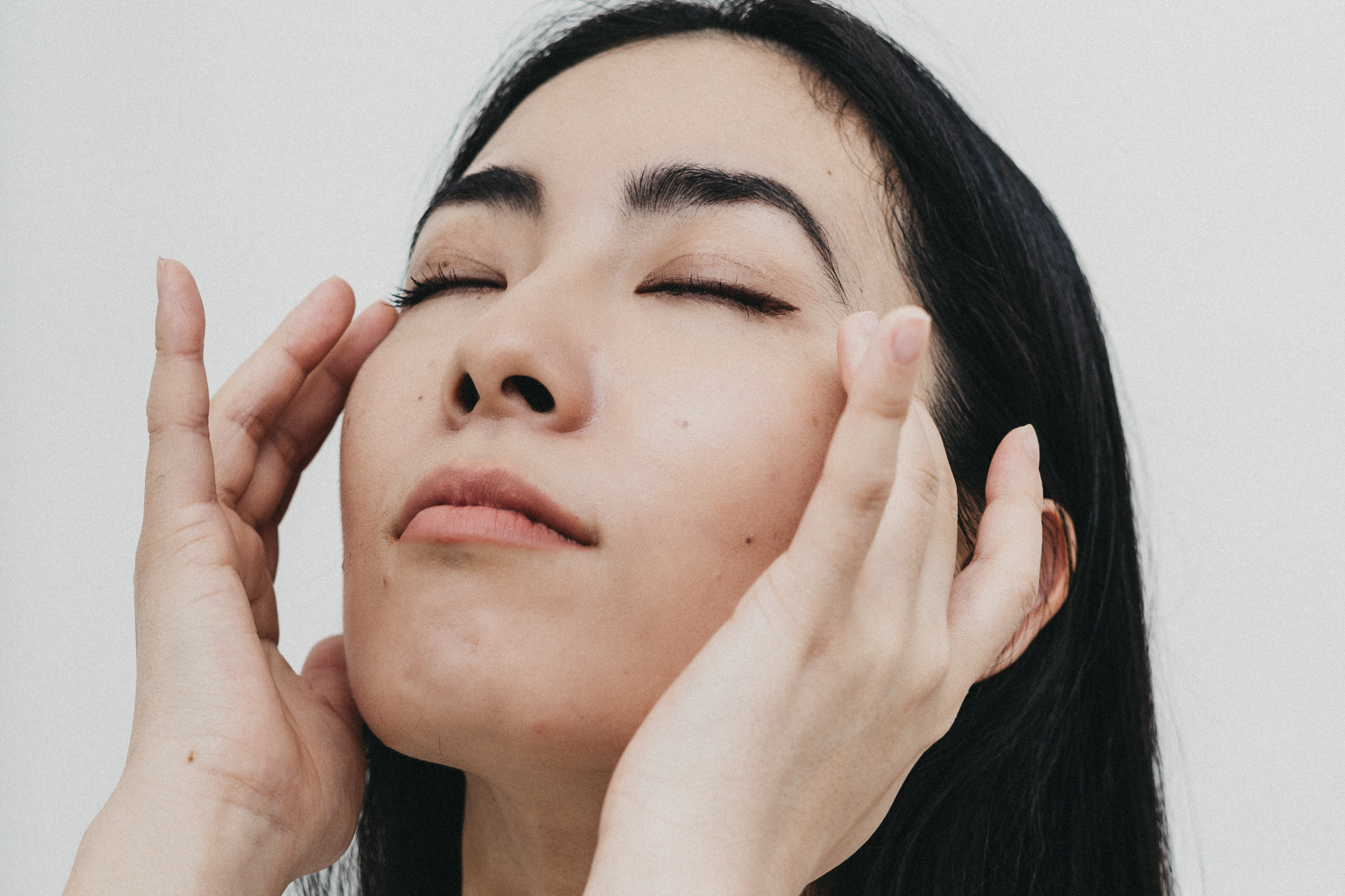 Best derma rollers for smooth, glowing skin at home