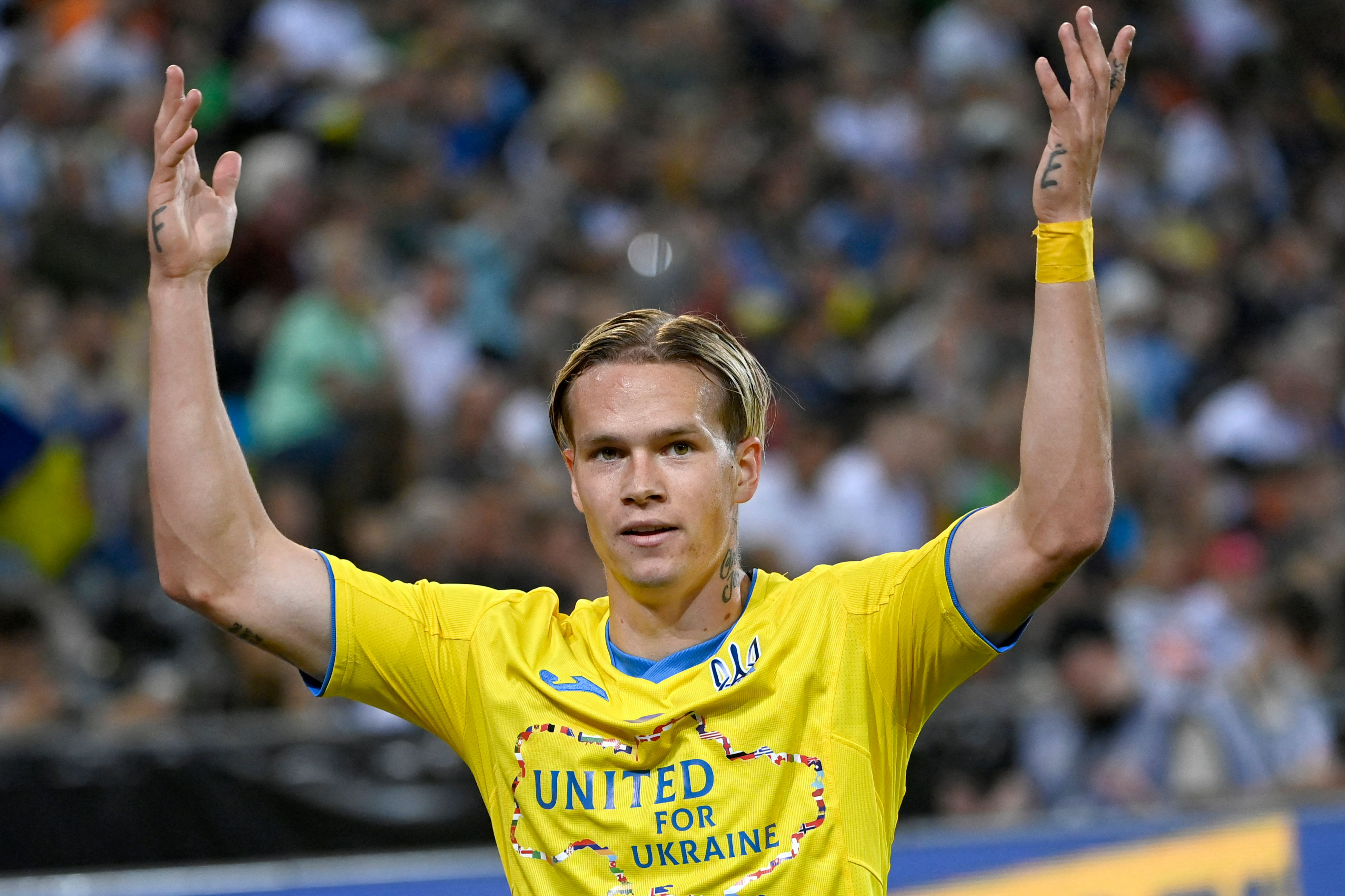 Arsenal gossip round-up: £17m Mudryk option emerges; Pedro Neto fee revealed; Barcelona want Bellerin