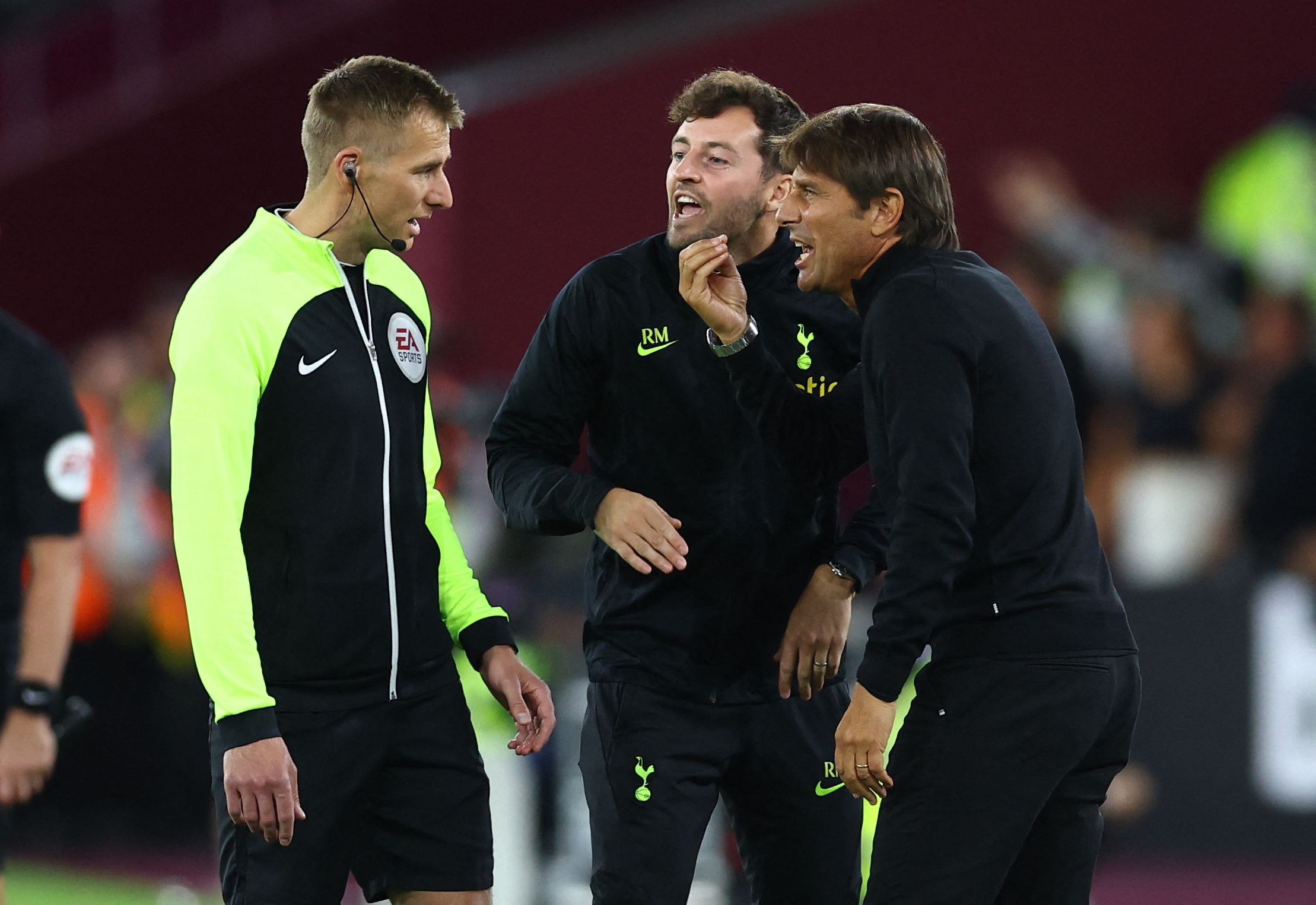 Antonio Conte calls for Premier League to scrap VAR as he slams decision to not award Tottenham penalty