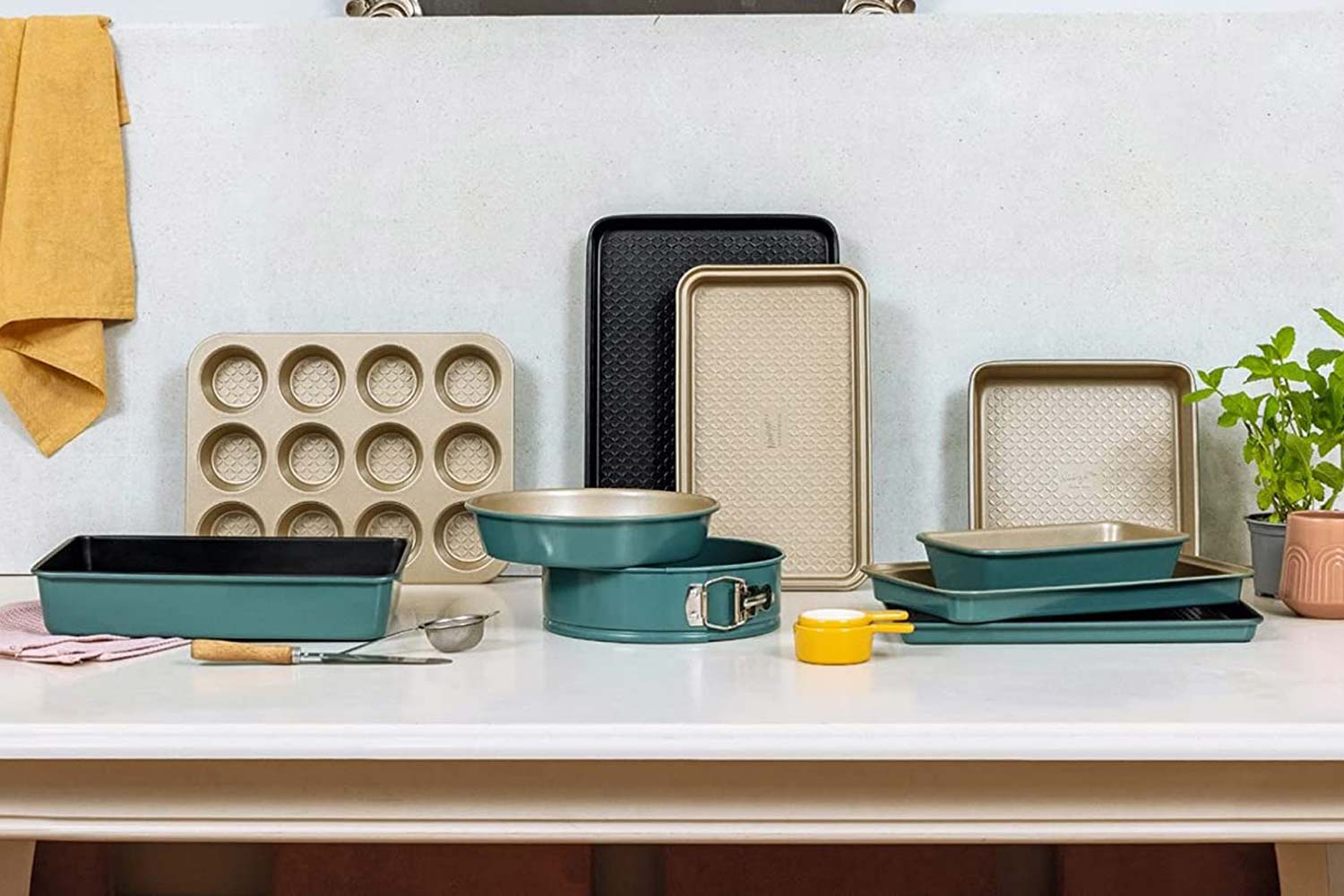 Best non-stick baking trays for baking, roasting and more