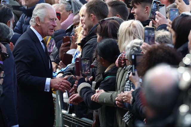 Britain mourns Queen Elizabeth