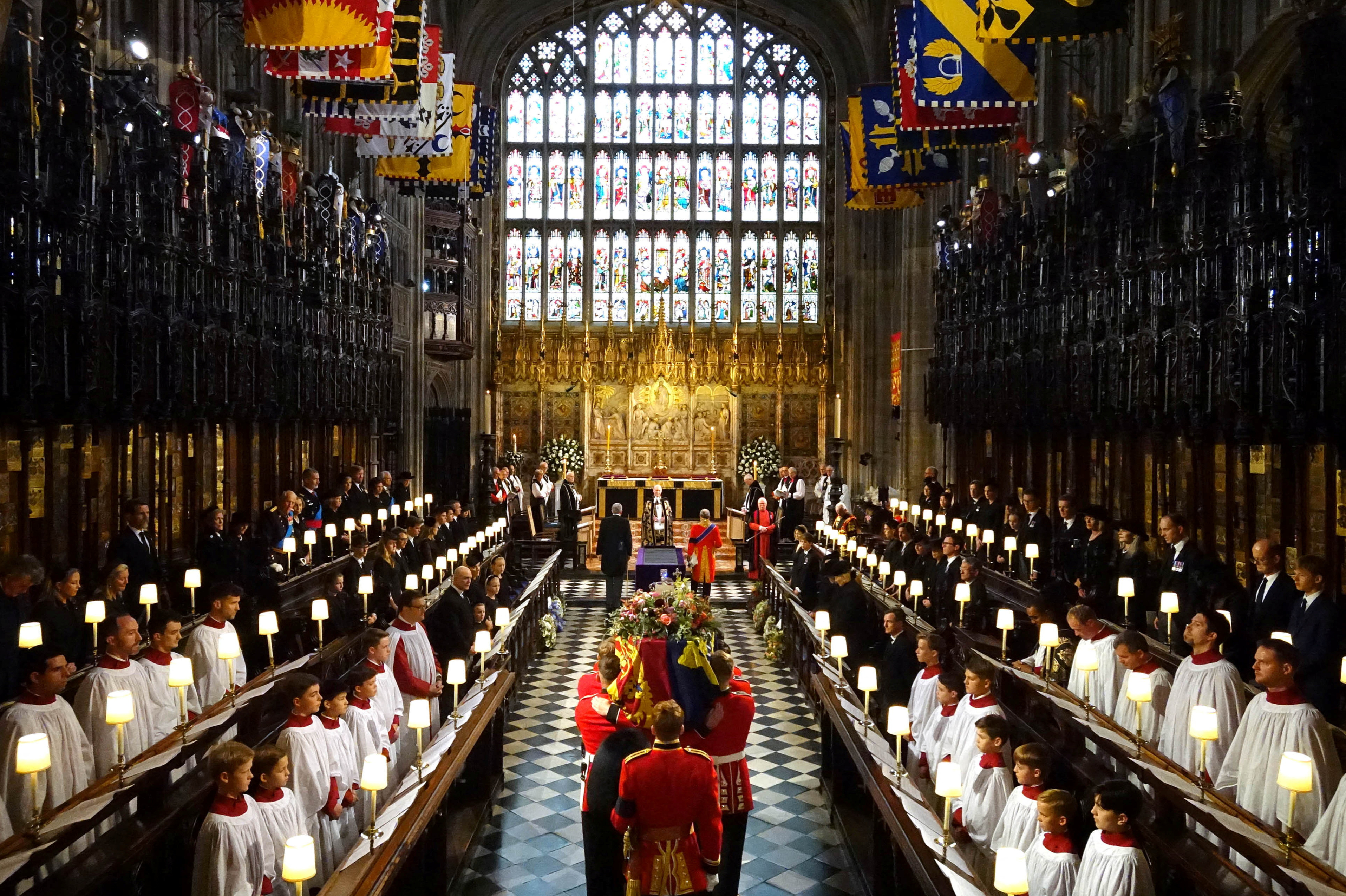 Royals’ private goodbye to the Queen at Windsor