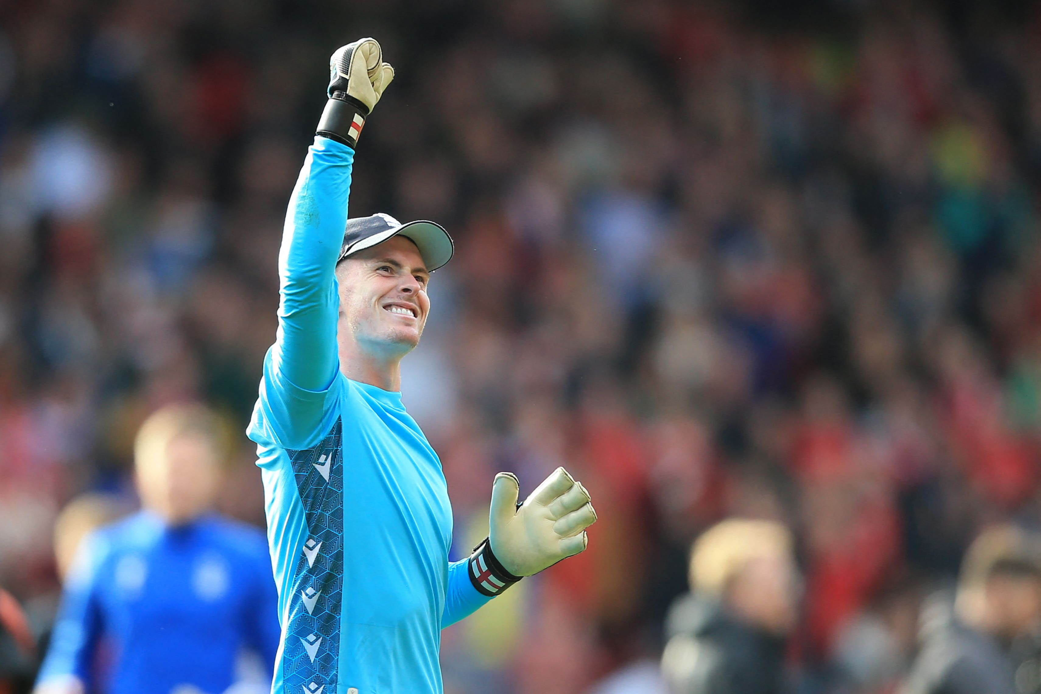 Crystal Palace holding fresh talks to sign England international
