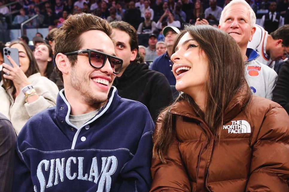 Emily Ratajkowski and Pete Davidson at a New York Knicks game
