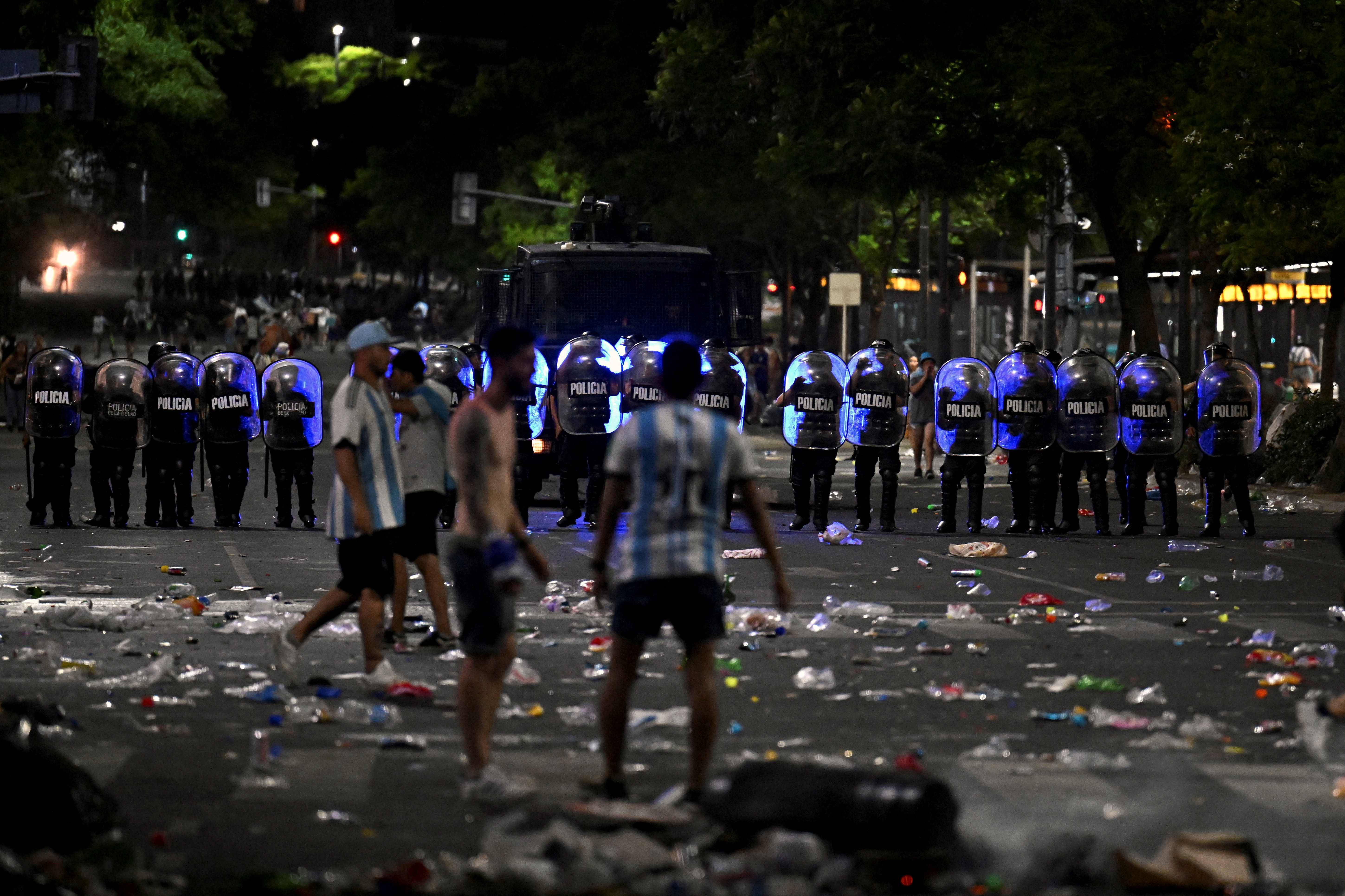 ARGENTINA-FBL-WC-2022-FANS