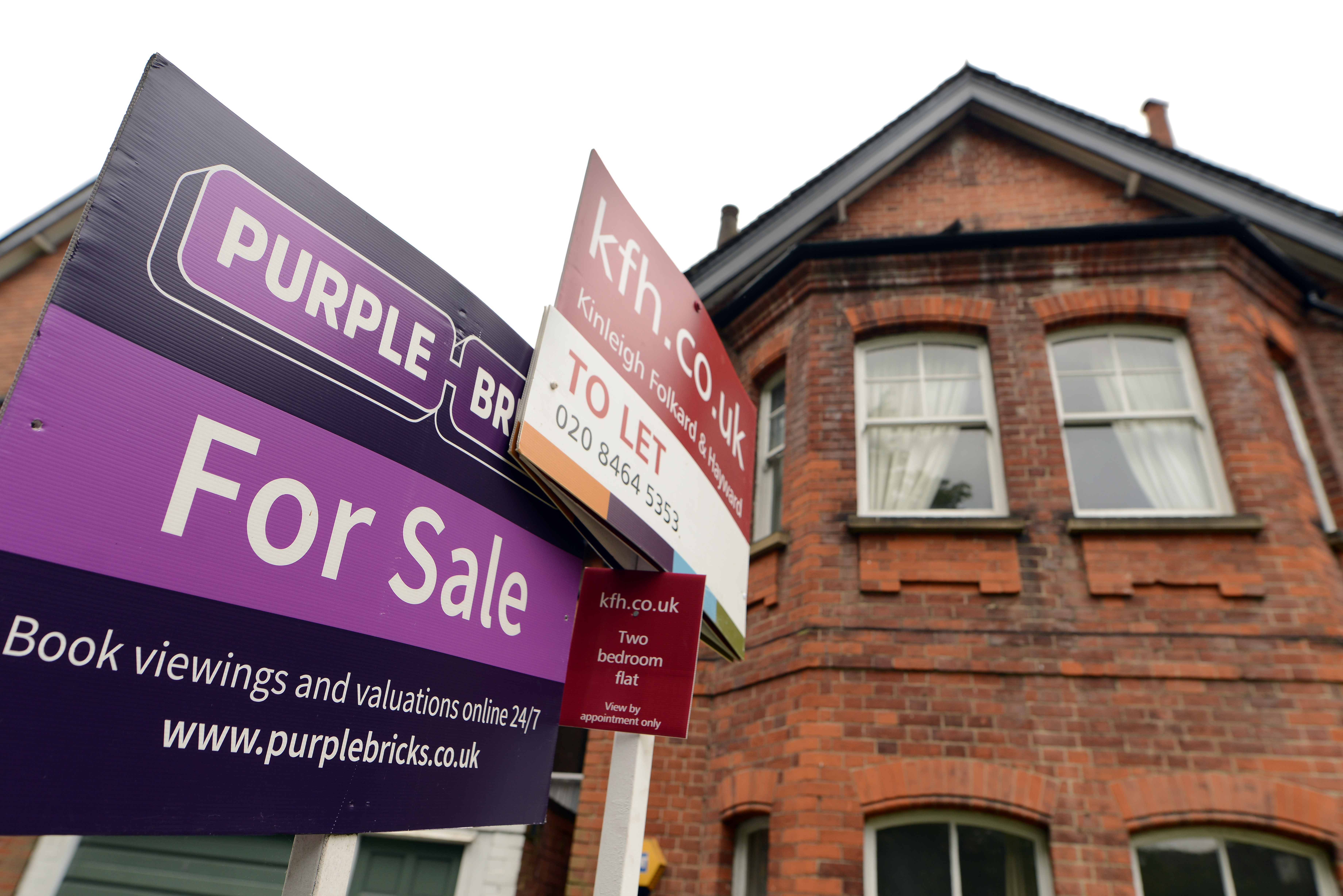 London house prices: sellers now discount homes by around £29,000 on average in bid to secure sales