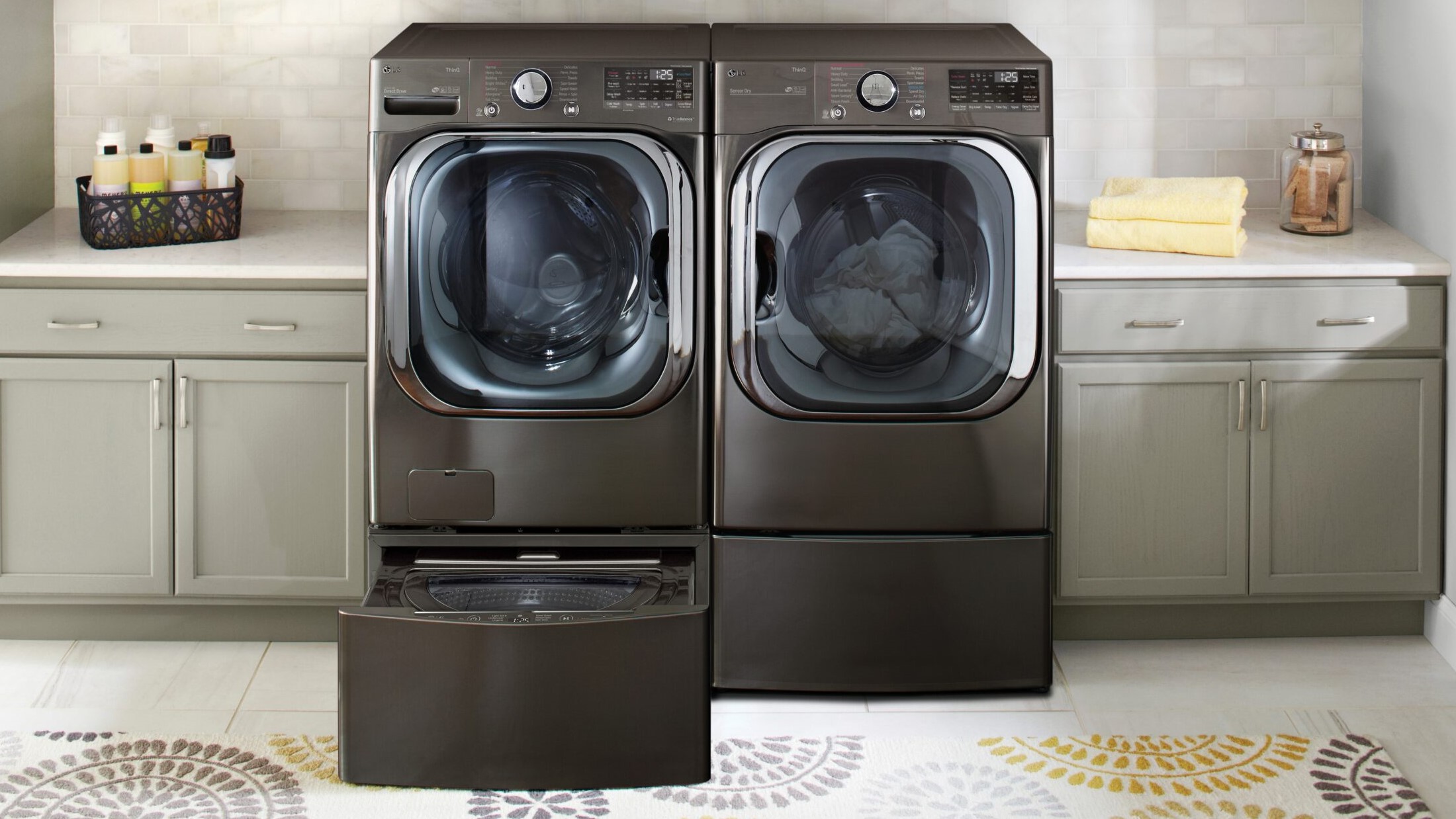 A 2020 smart washing machine from LG