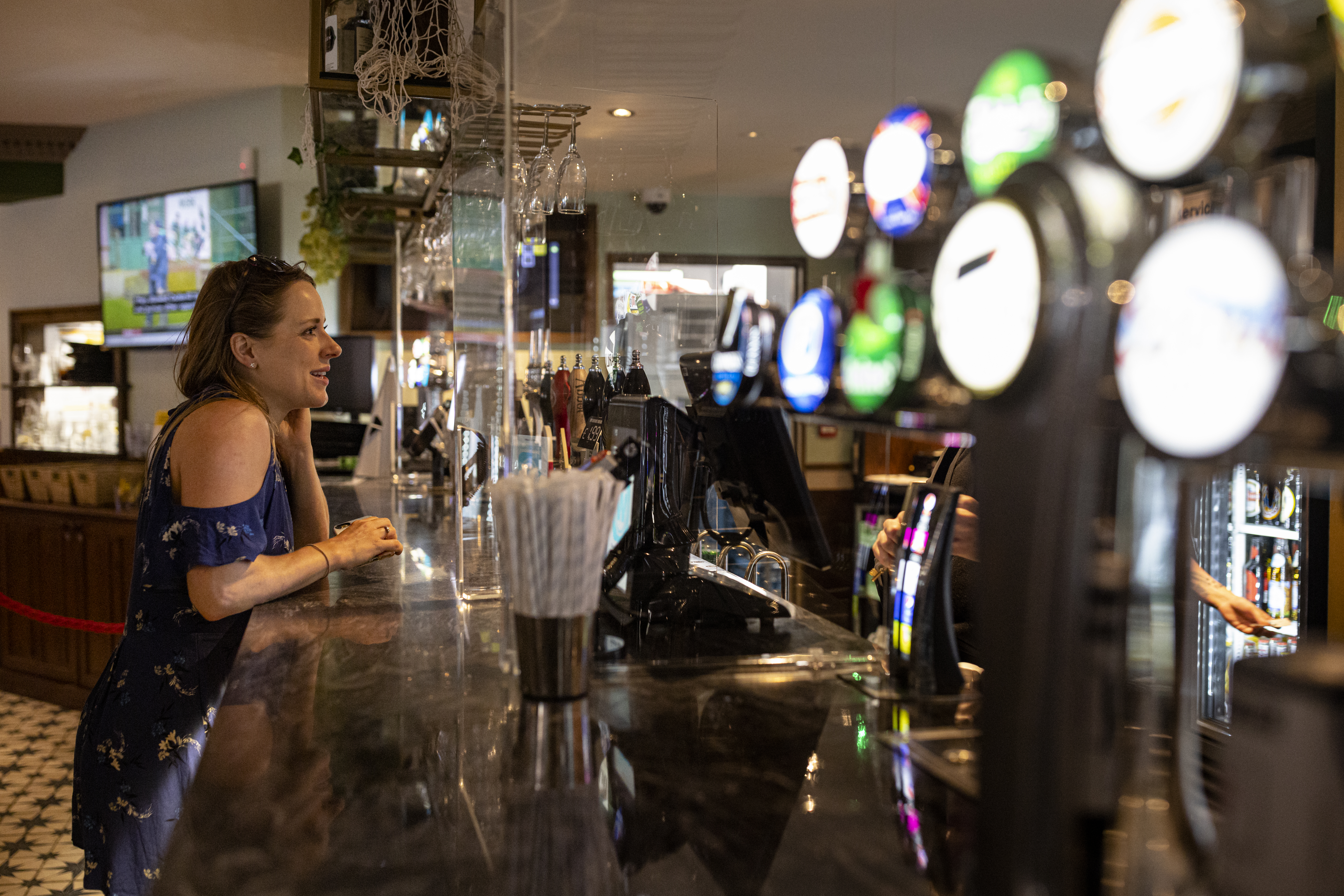 Wetherspoon to cut food and drink prices by 7.5% on Thursday