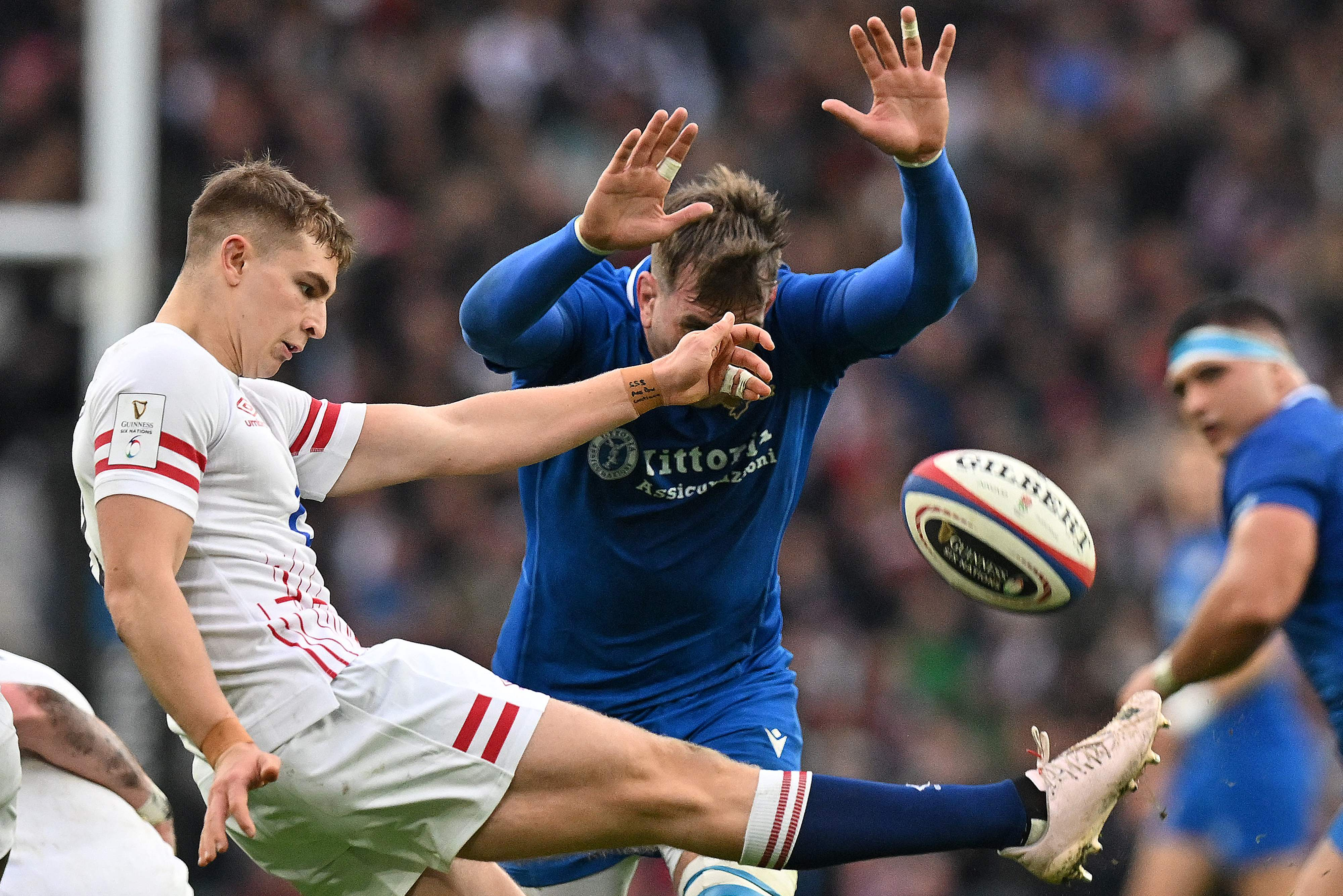 England must learn to kick painful obsession in favour of fluent phase play