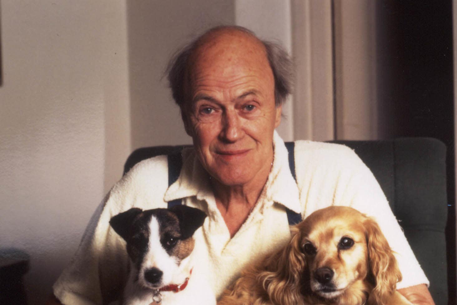Salman Rushdie condemns ‘absurd censorship’ of Roald Dahl’s books