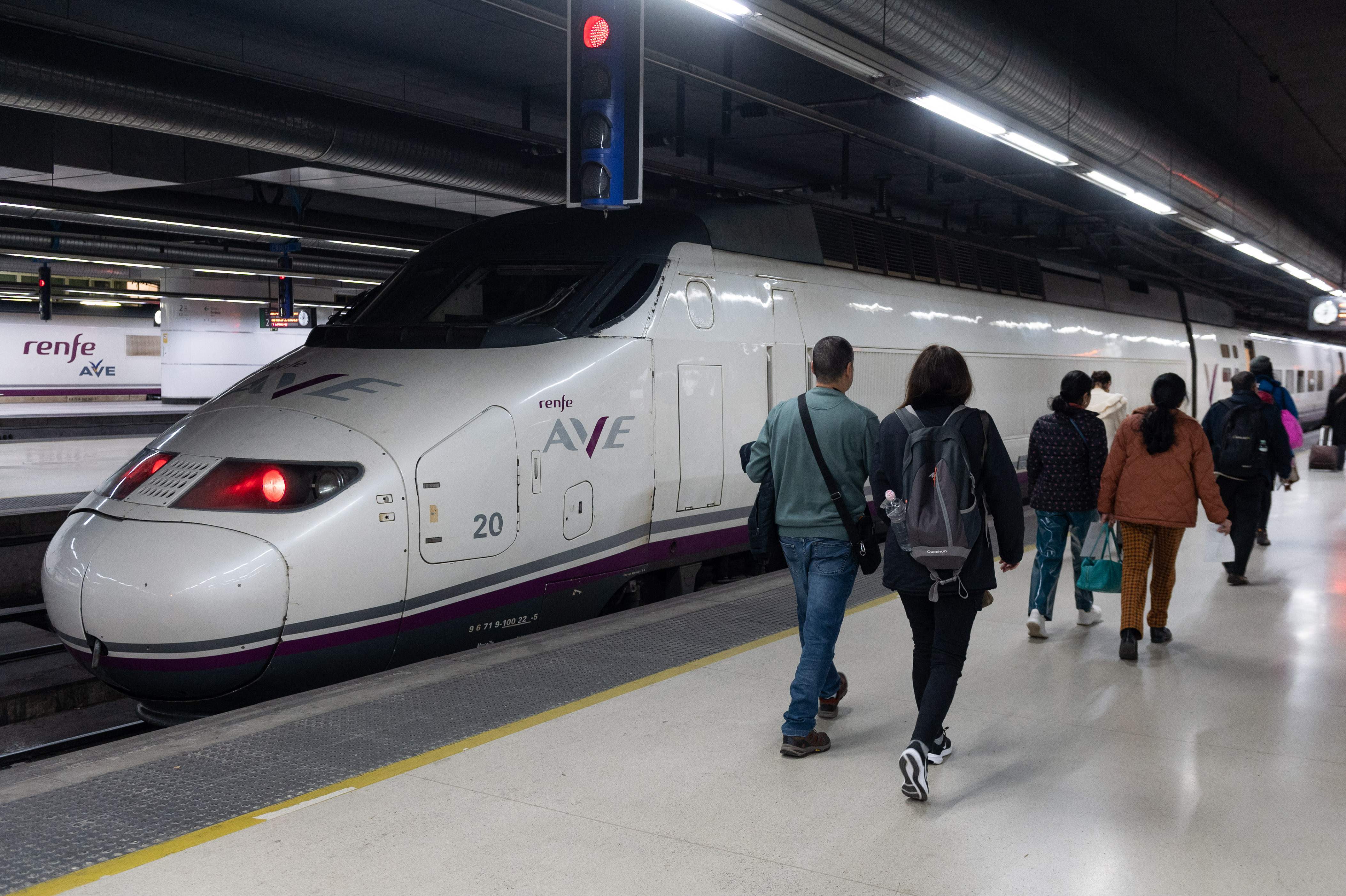 SPAIN-FRANCE-TRANSPORT-RAILWAY