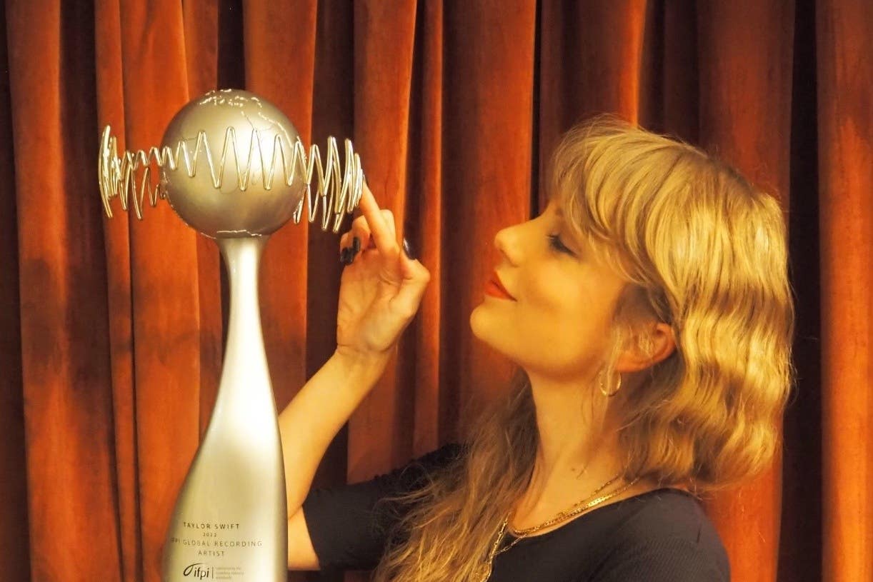 Taylor Swift named global recording artist of the year for third time