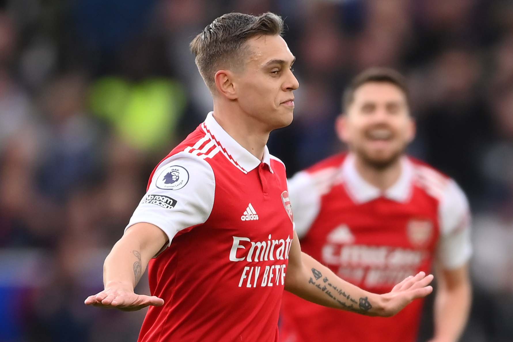 Mikel Arteta’s tinkering pays off as Leandro Trossard helps keep Arsenal’s title bid on track
