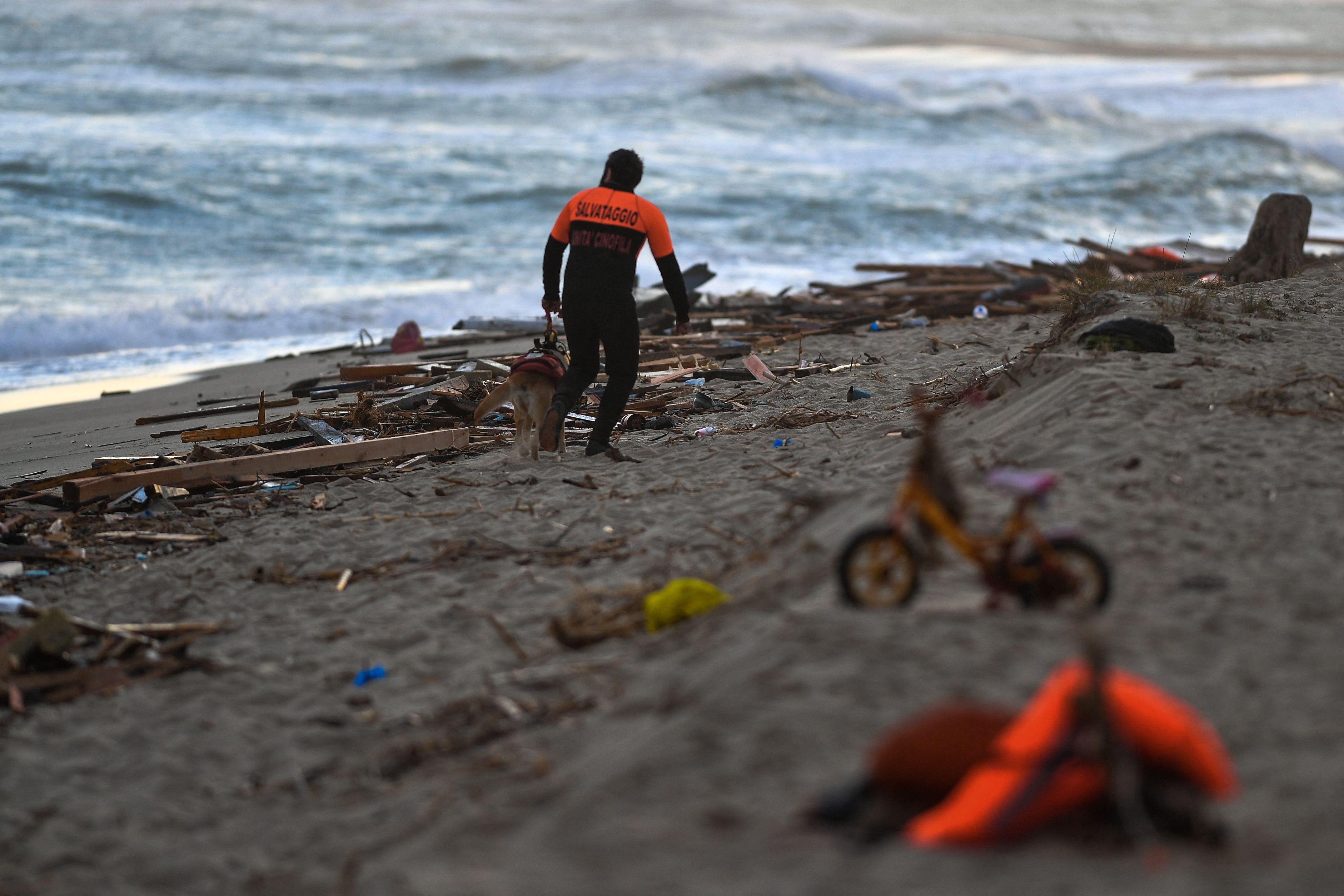 TOPSHOT-ITALY-MIGRANTS-ACCIDENT
