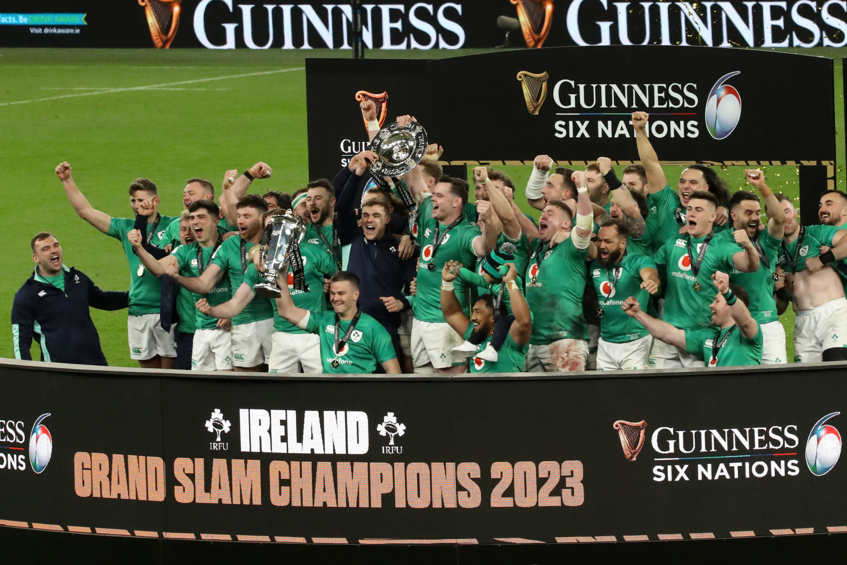 Ireland clinch Six Nations Grand Slam as 14-man England overwhelmed in Dublin
