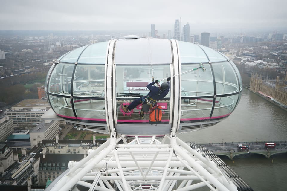 London Eye spring clean