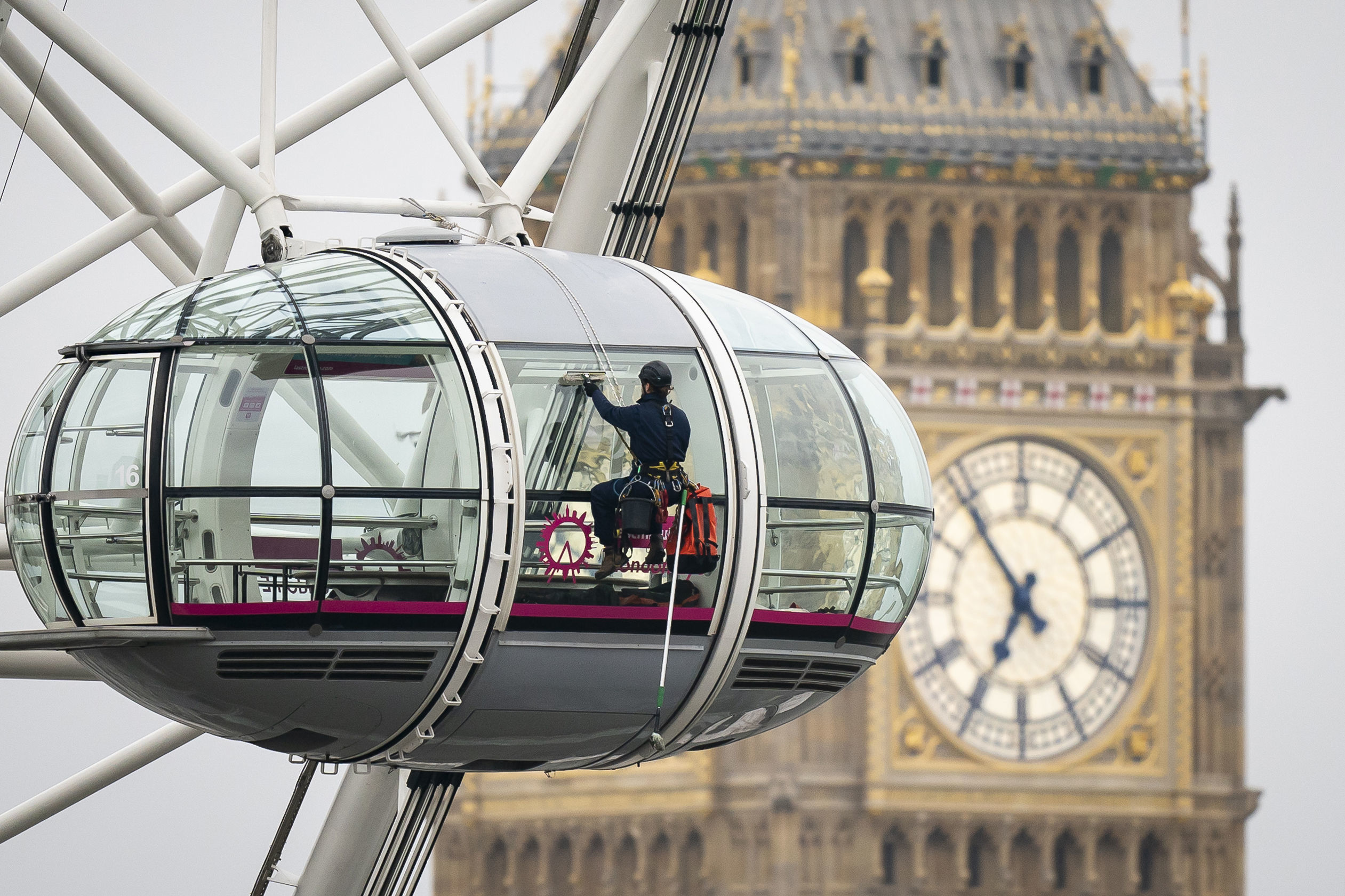 London Eye spring clean