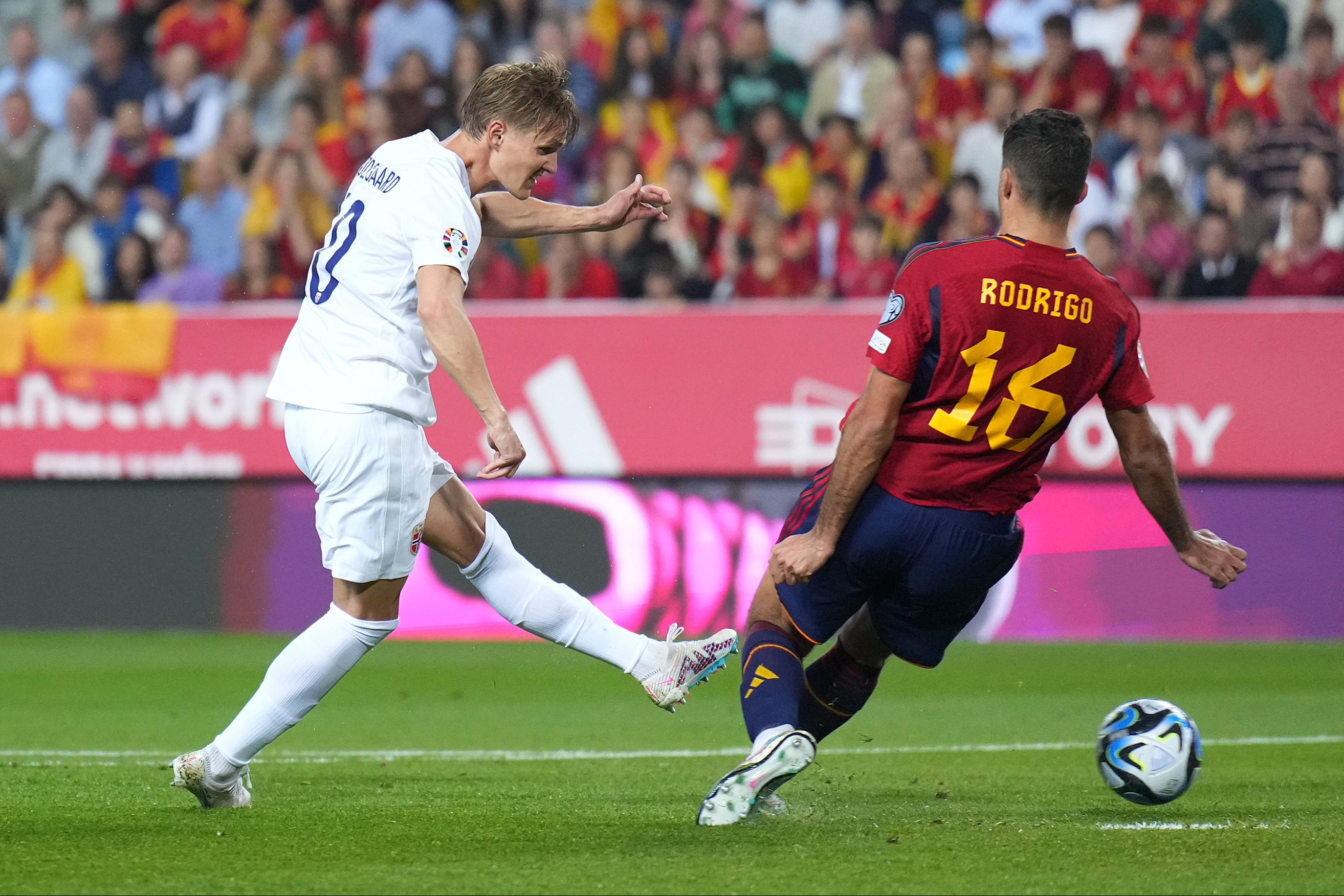 Arsenal news: Martin Odegaard responds to horror challenge from Manchester City’s Rodri