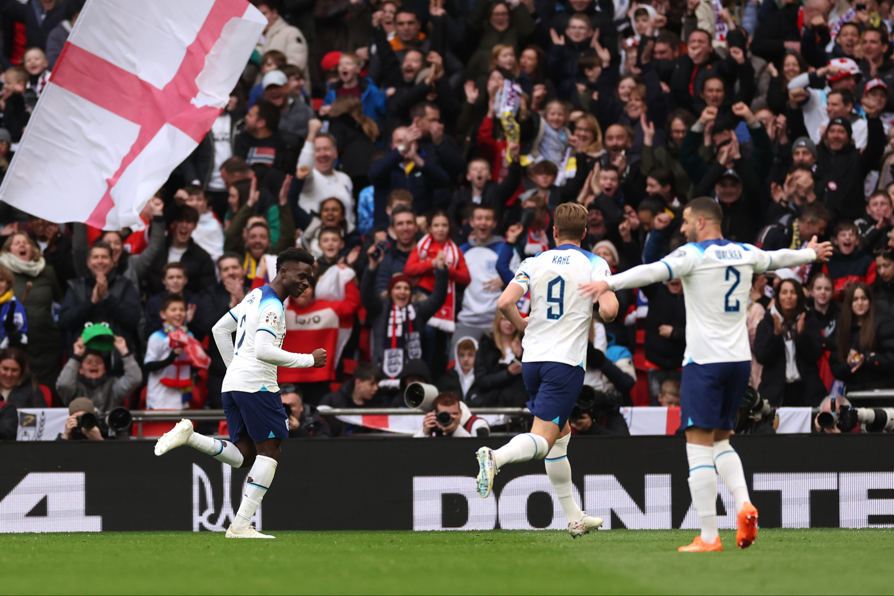 Gareth Southgate walking England tightrope but holds his nerve to balance old and new