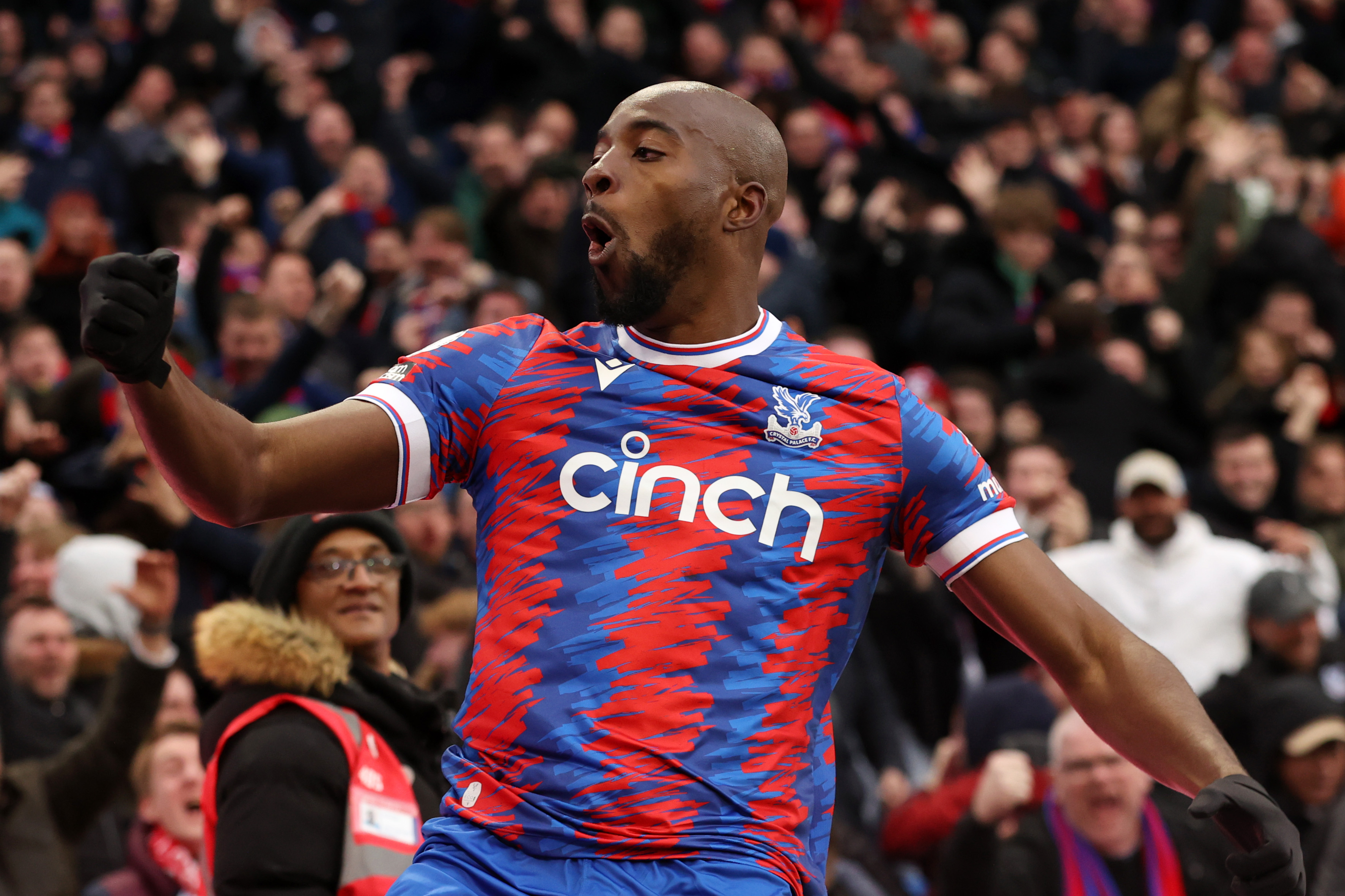 Crystal Palace 2-1 Leicester: Last-gasp Mateta heroics light up Hodgson return after Zaha injury blow