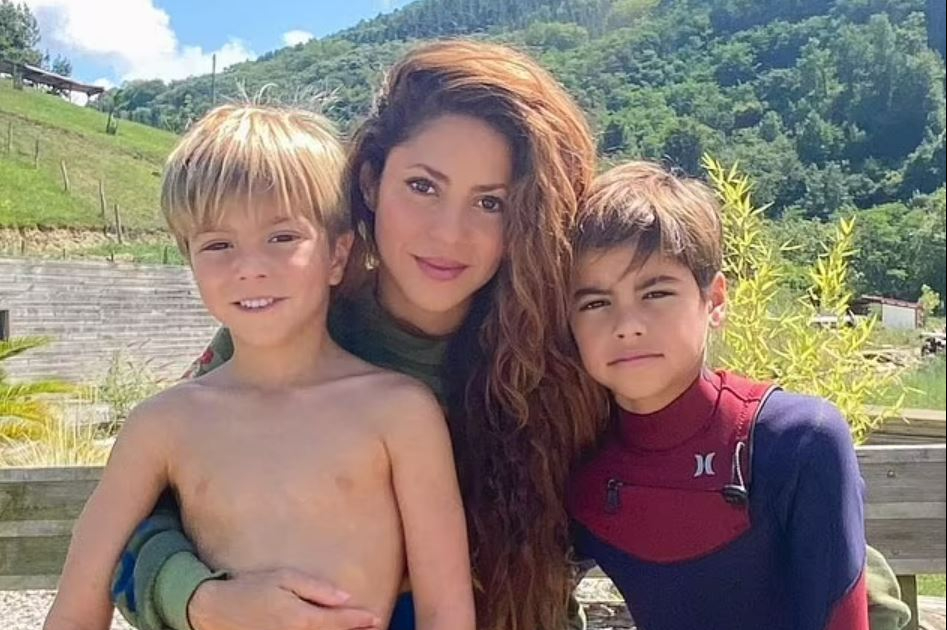 Shakira leaves Barcelona for new life in Miami with sons