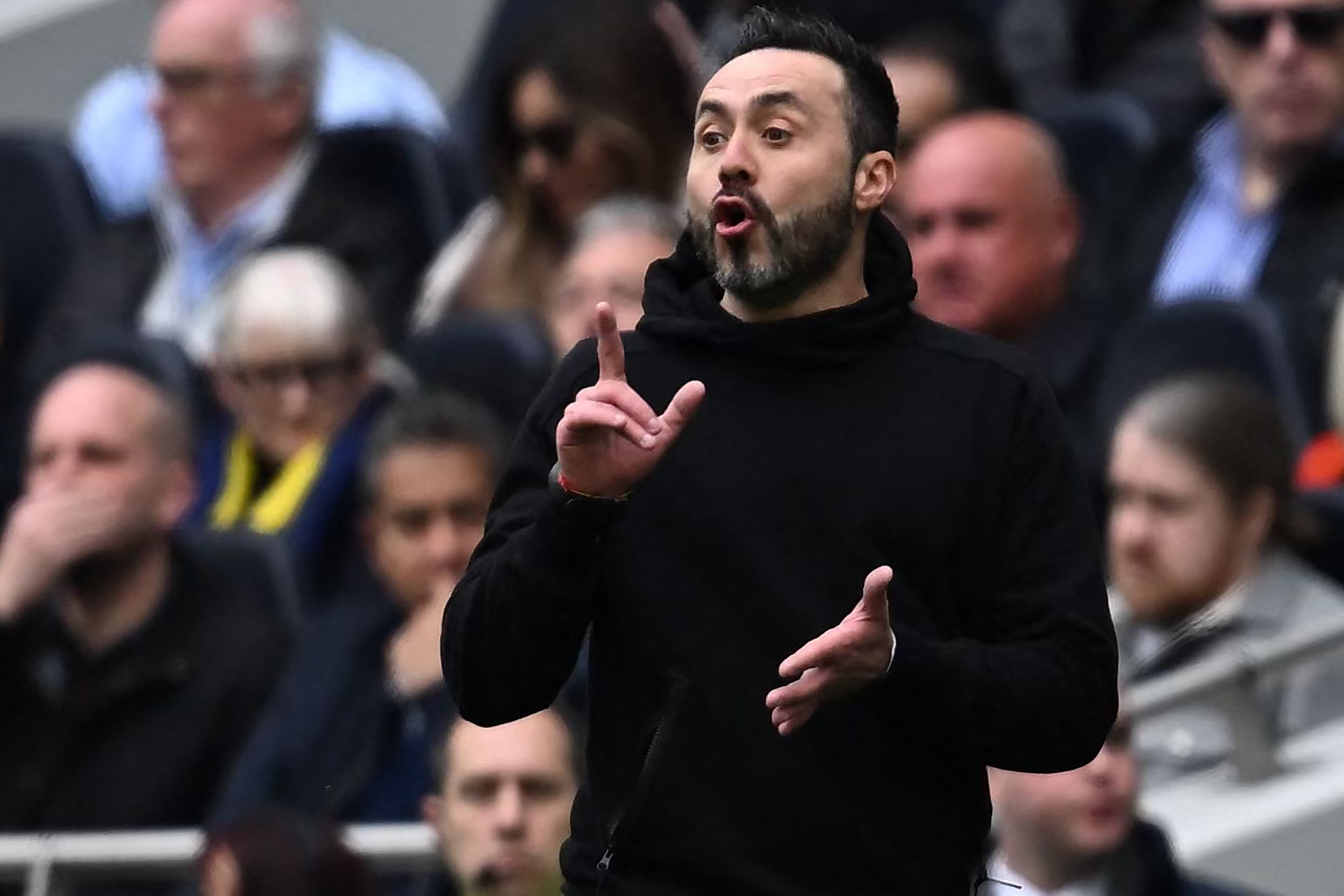 Naive Roberto De Zerbi blows Tottenham job audition as fans call for Mauricio Pochettino return
