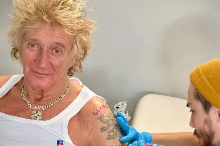 Rod Stewart gets huge Glasgow Celtic logo tattooed on his arm