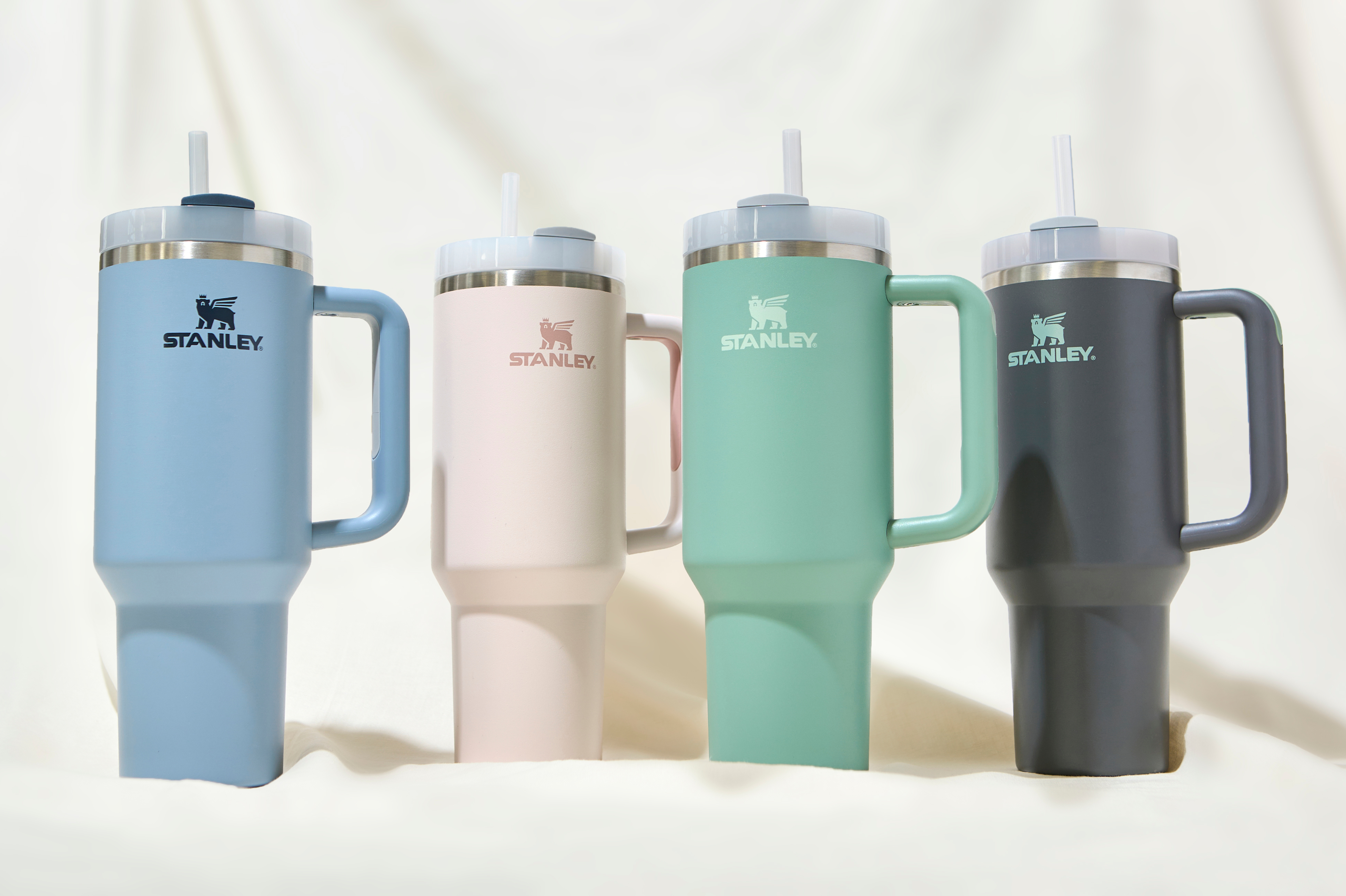 Stanley Quencher H2.0 Flowstate Tumbler 1.2L review: does the XXL water bottle live up to the hype?