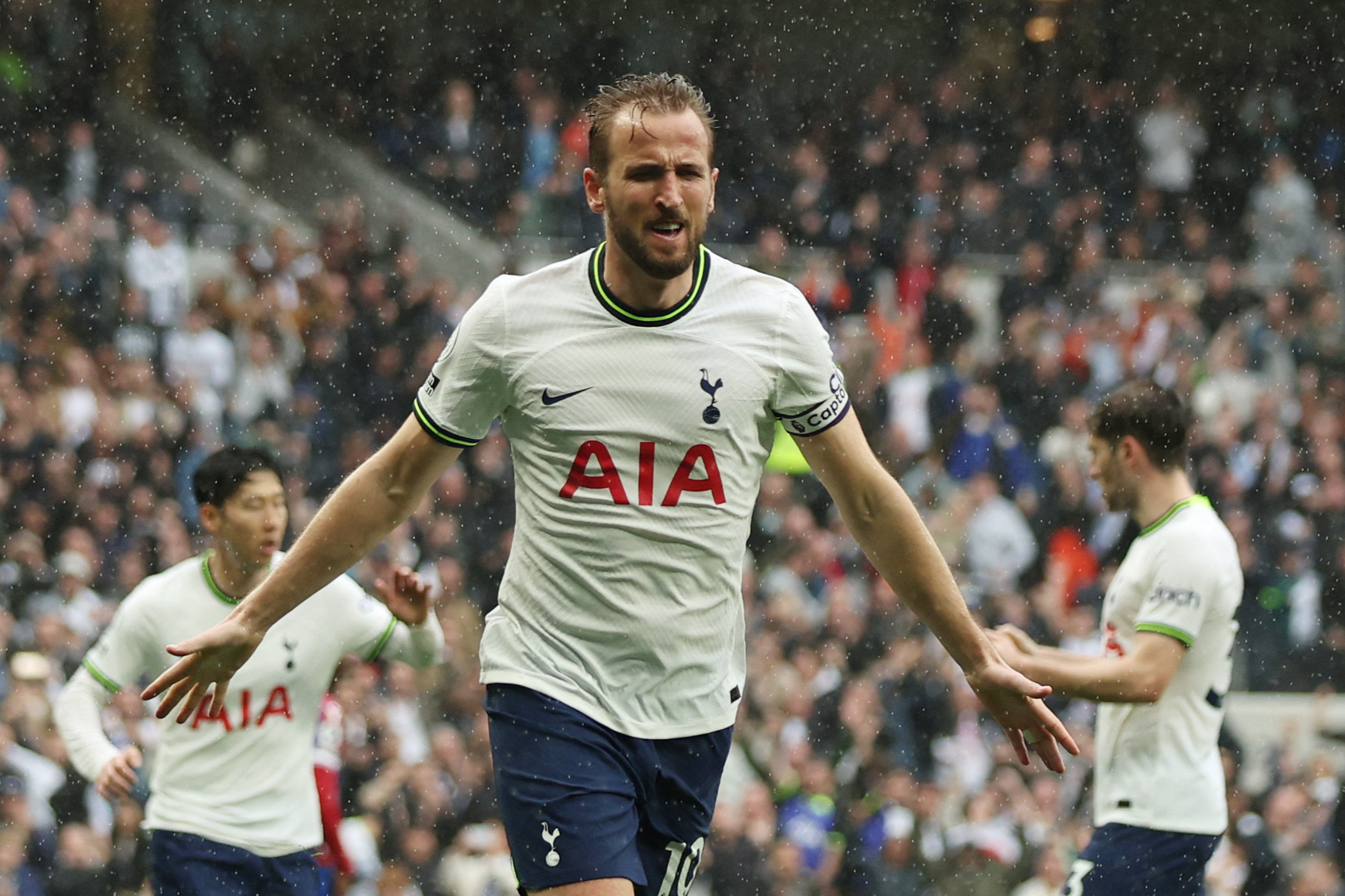 Tottenham news: Harry Kane hints at Daniel Levy talks over new manager appointment