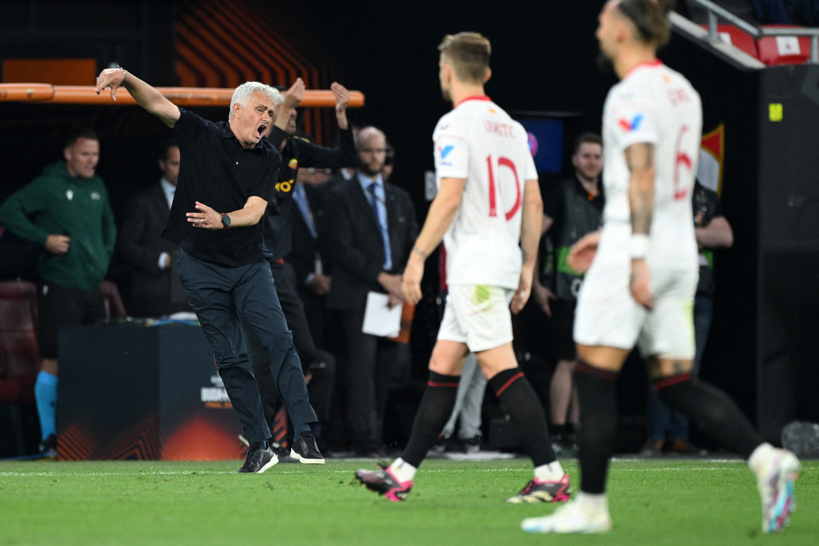 Europa League Final: Jose Mourinho hits out at referee and Erik Lamela after Roma defeat