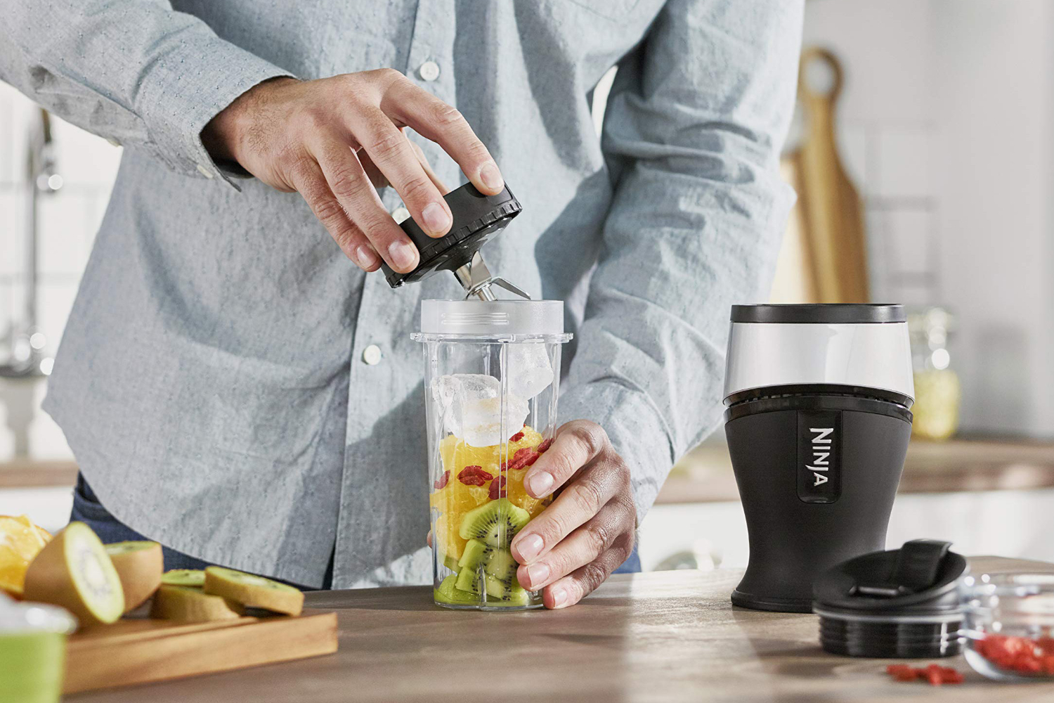 Best small blenders to get smoothies and shakes in a jiffy