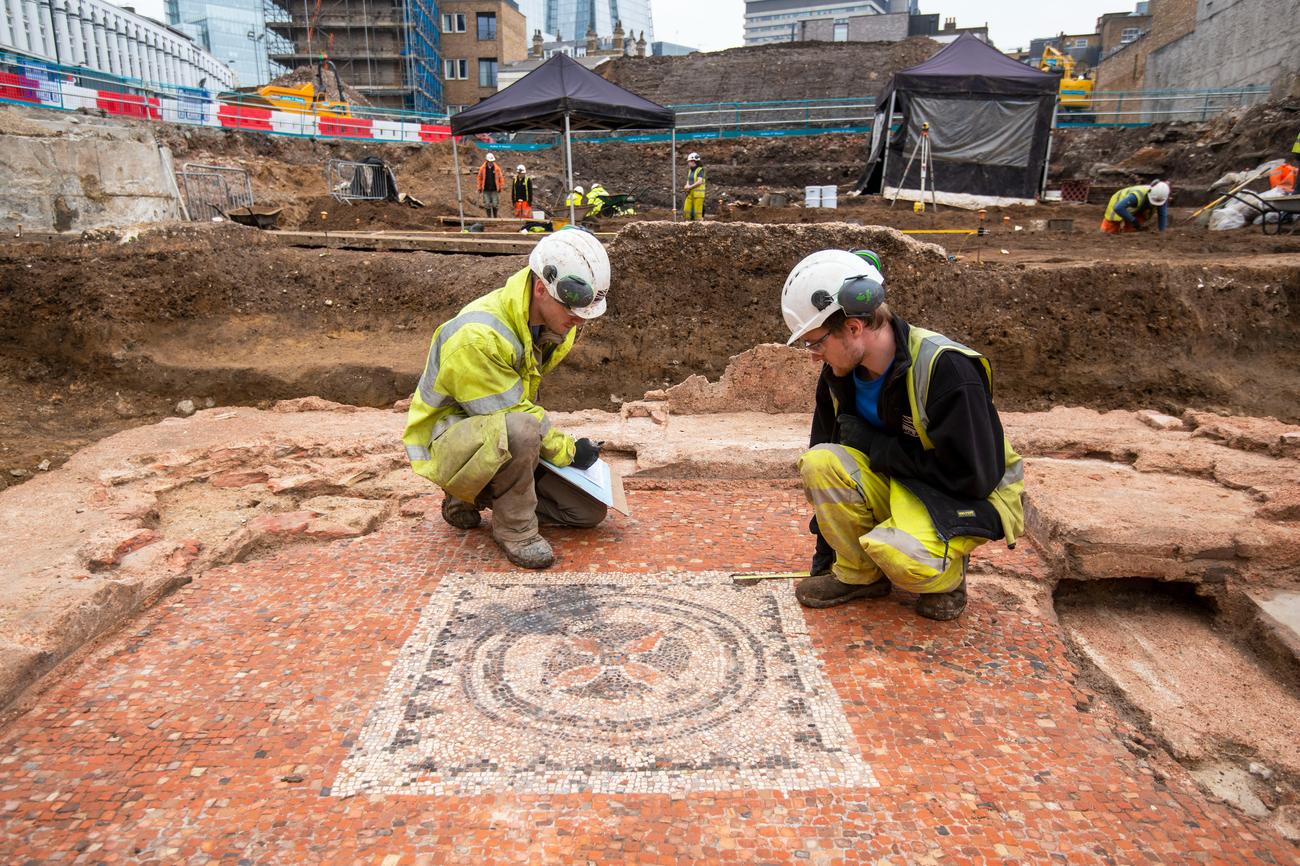 Rare Roman mausoleum unearthed in Southwark