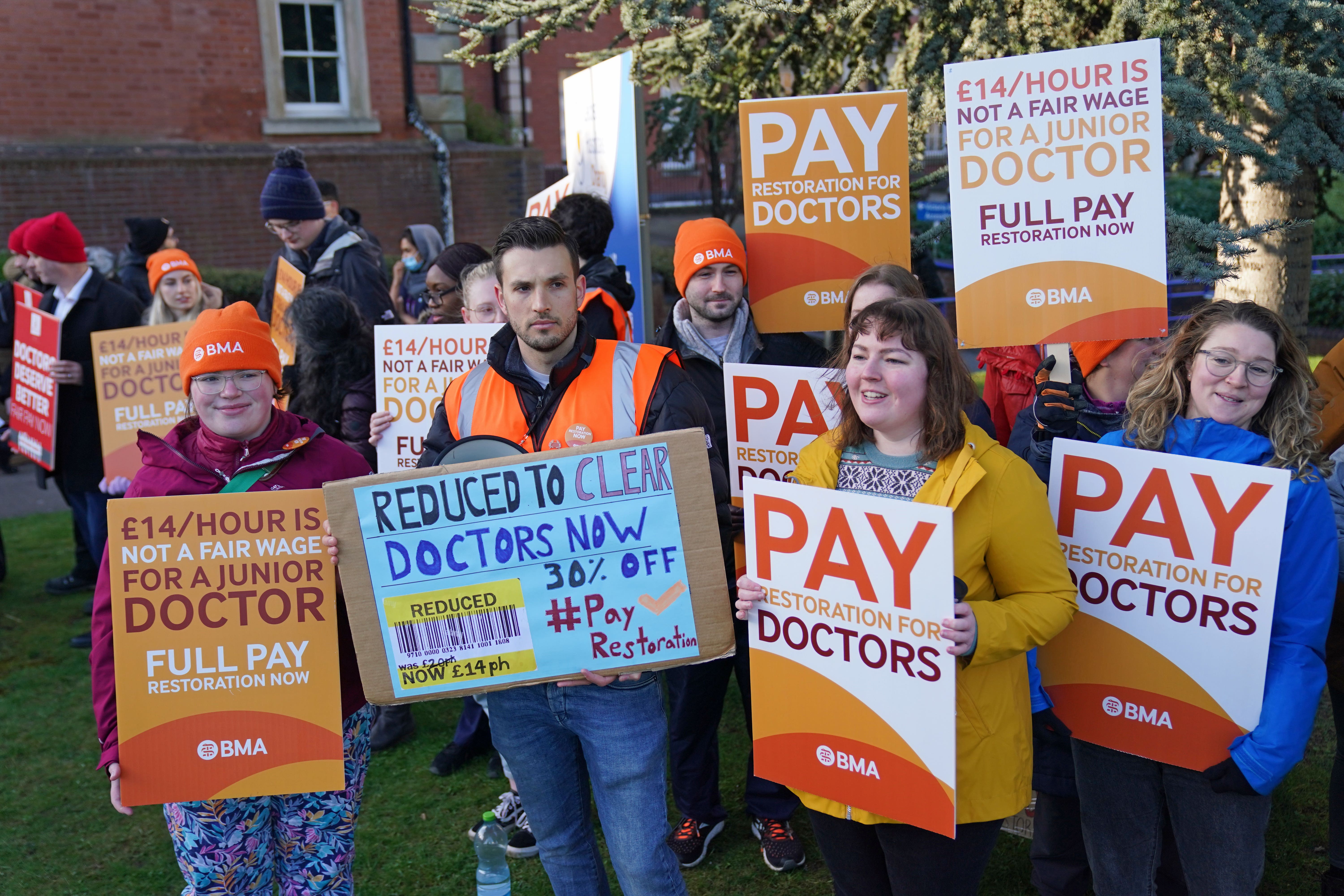 All medics stand with junior doctors as pay talks resume, says BMA chairman