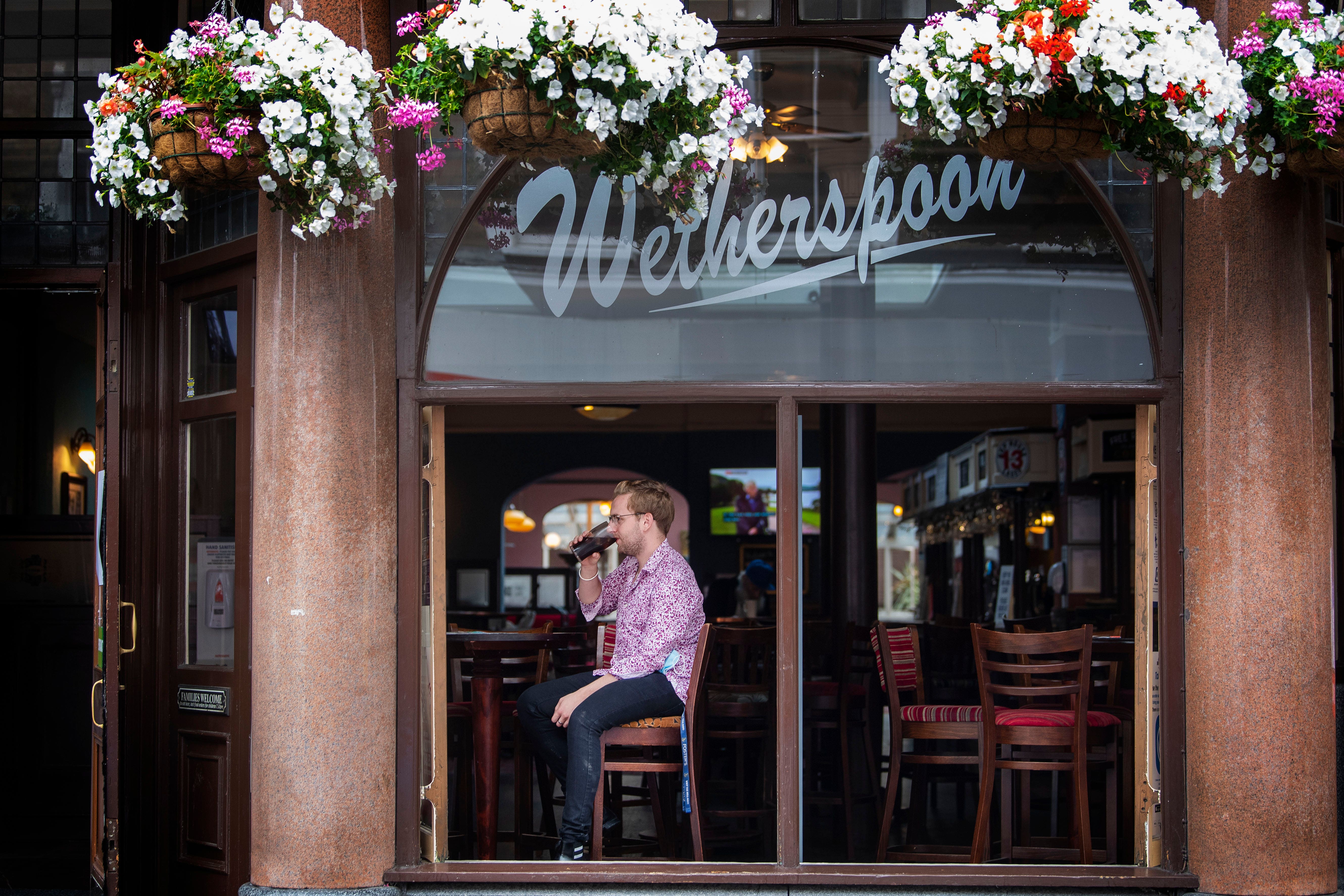 Wetherspoons to reveal strength of consumer demand amid inflation