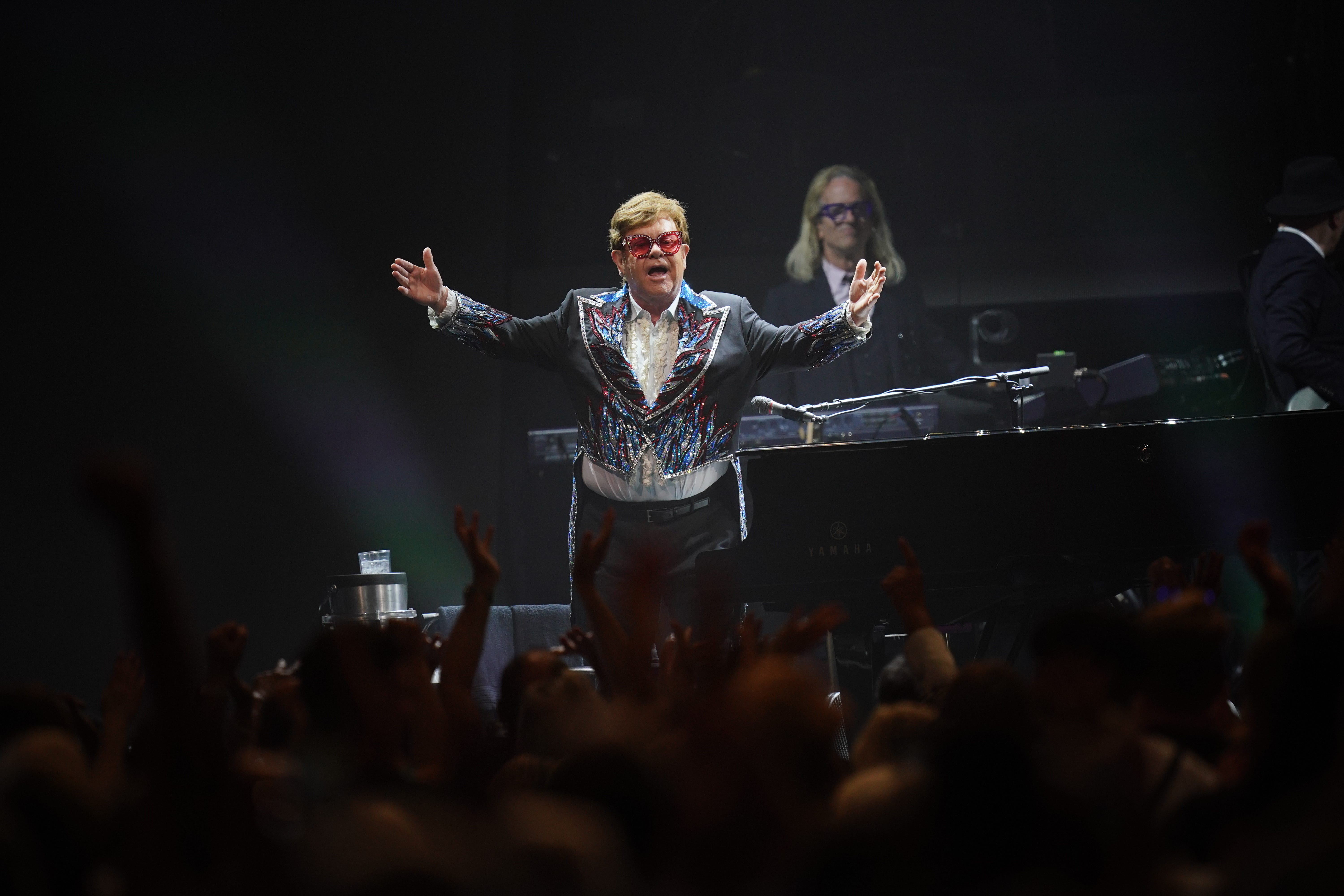 Elton tells farewell crowd they will be in his ‘head, heart and soul’