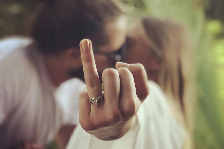 Best places to buy an engagement ring online in the UK