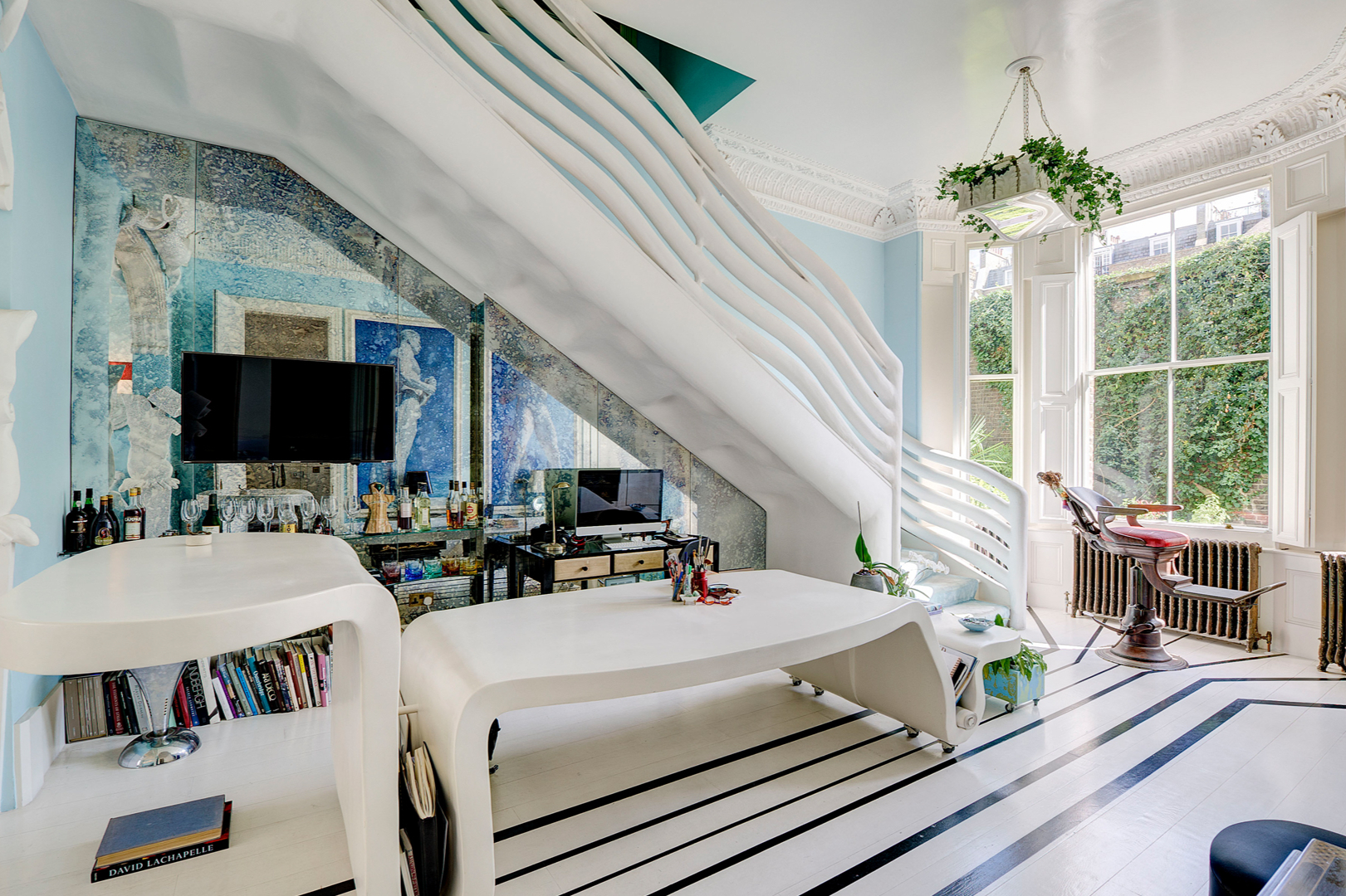 Roland Gardens - interior