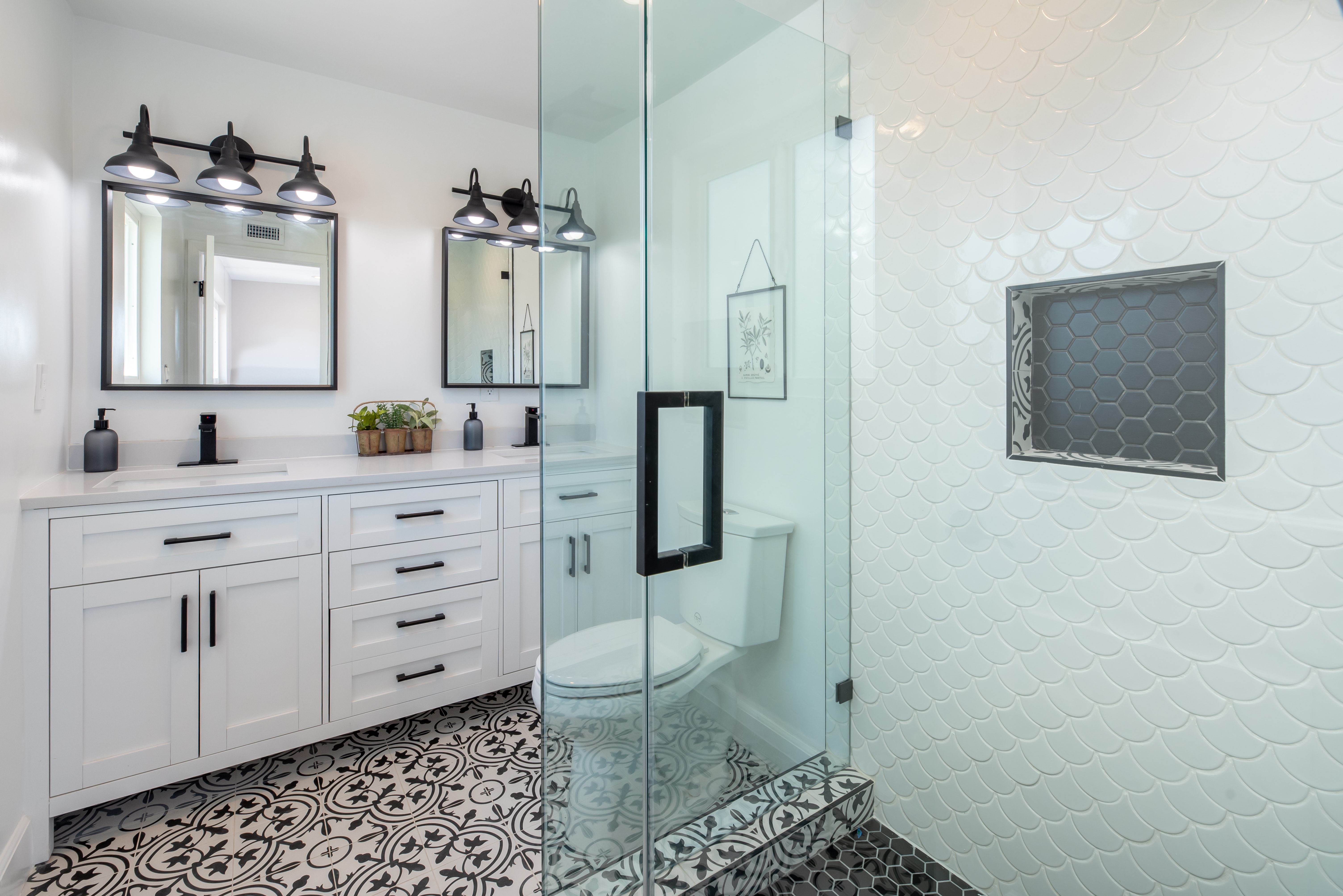 Best bathroom lighting of 2023 to get the look you want