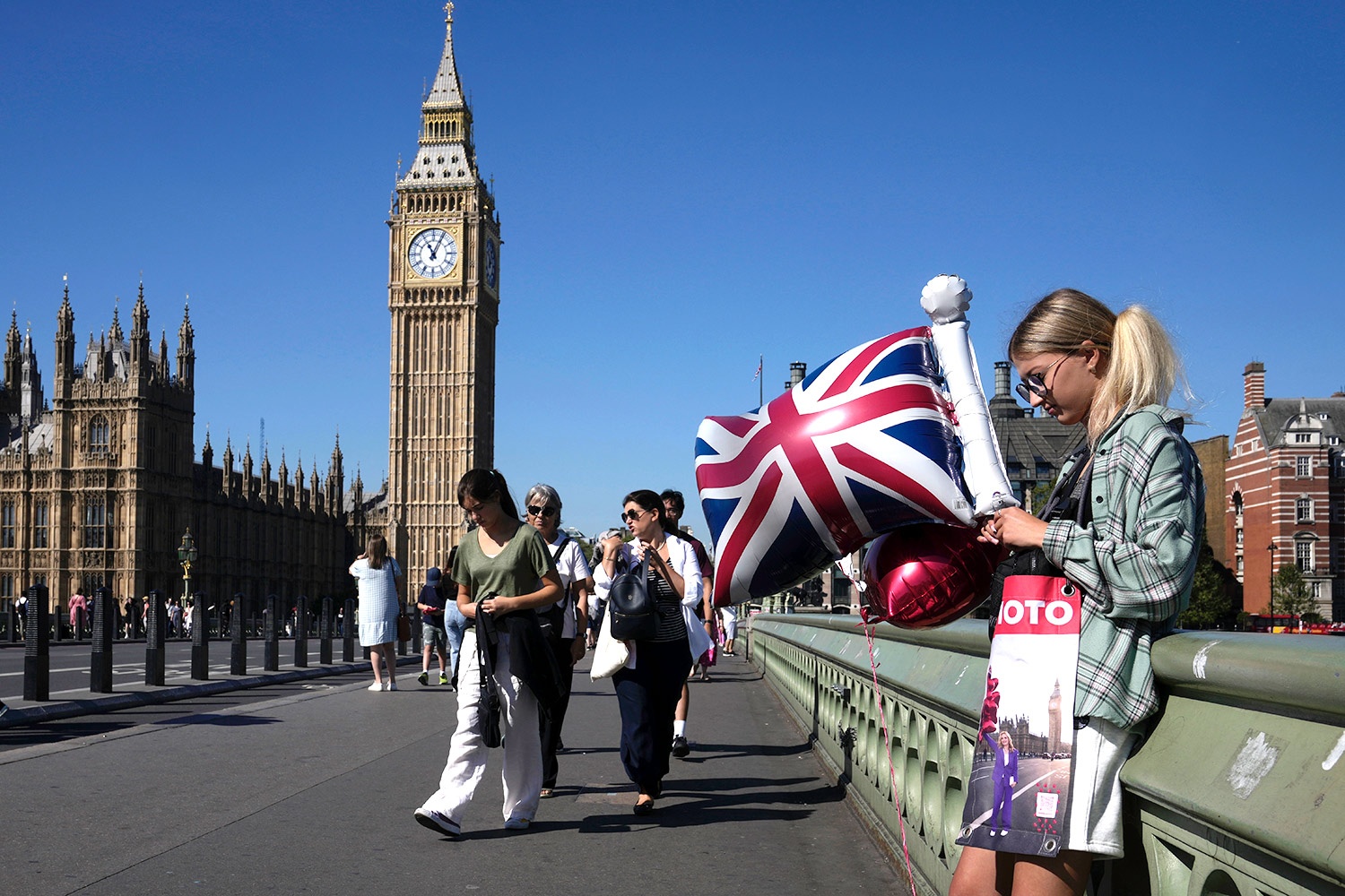 London’s sunny delight: forecasters predict hottest day of the year in UK