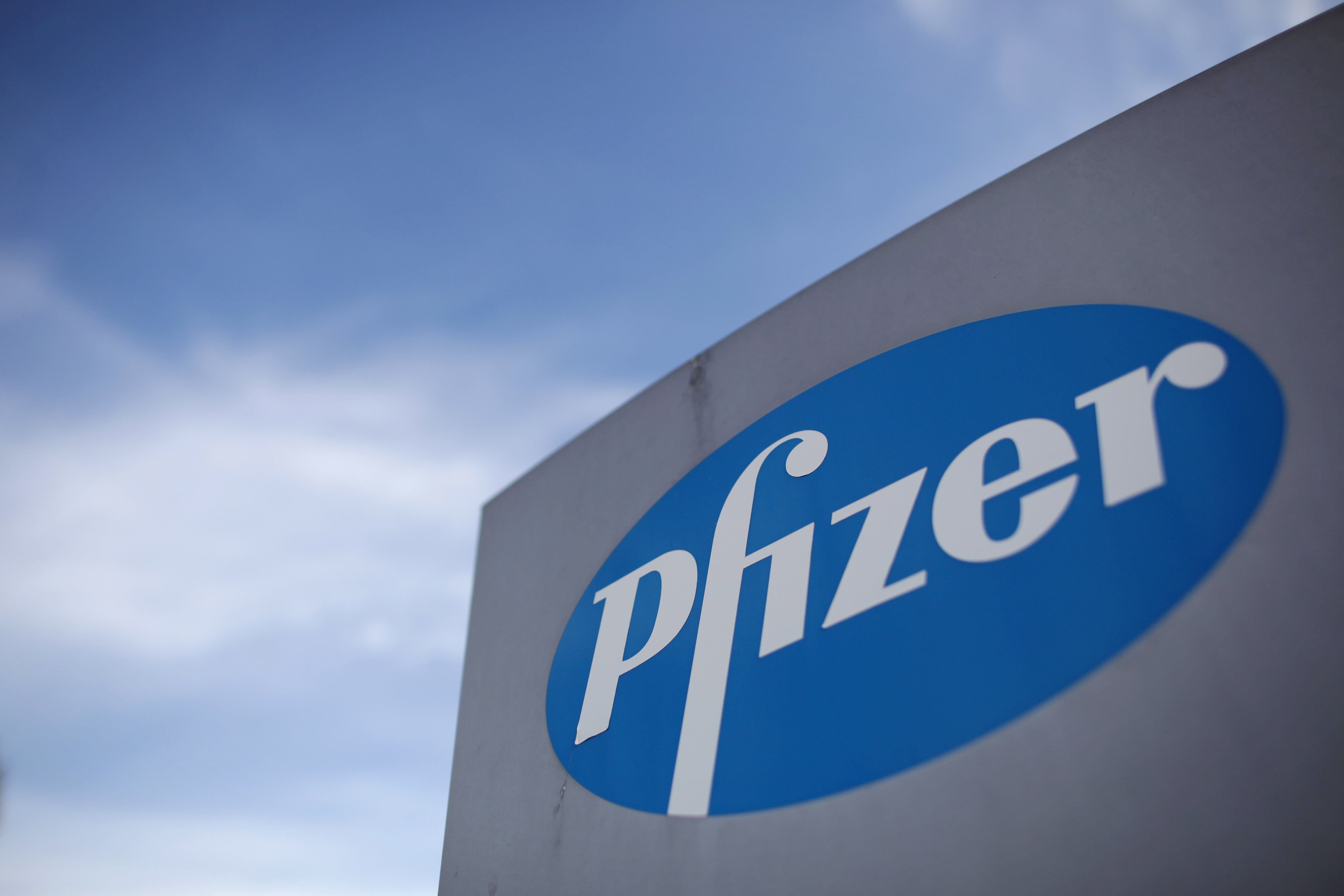 Drugs giant Pfizer to axe 500 jobs at Kent site