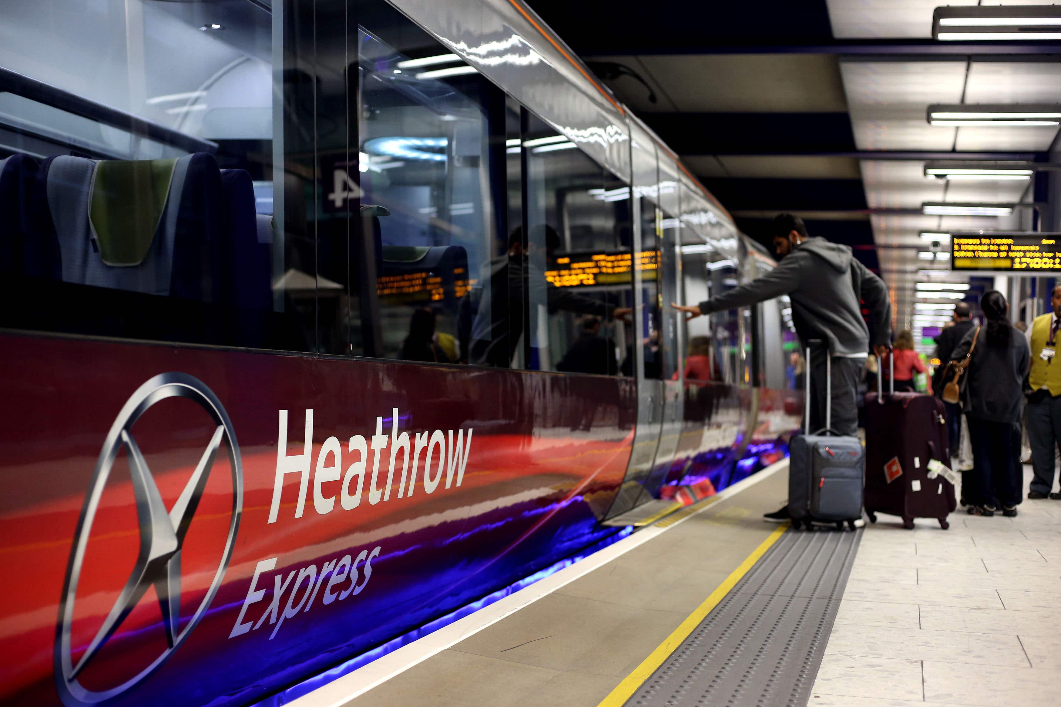 Elizabeth line, Overground and Heathrow Express hit by comms system fault - live