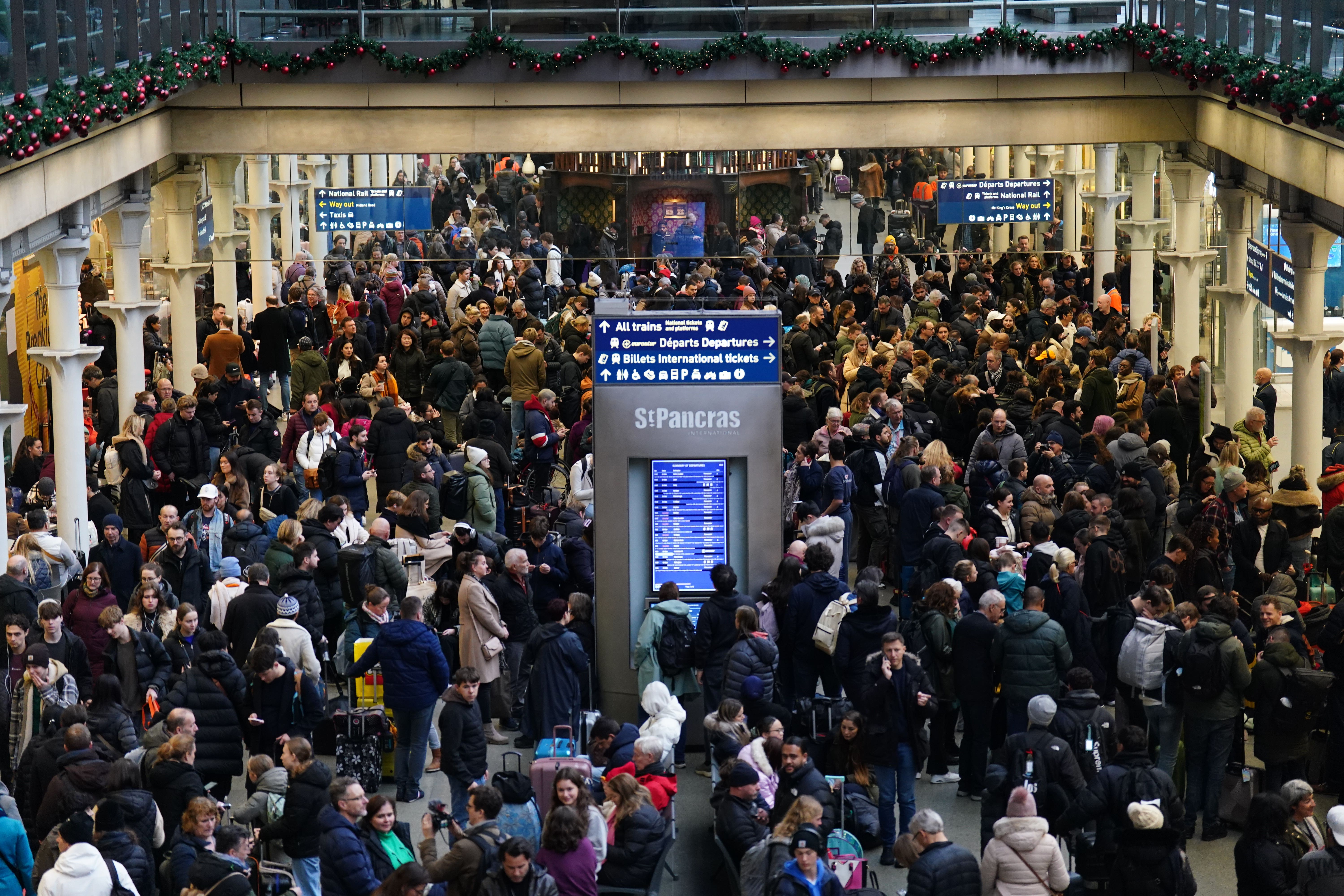 Eurostar services to restart on Sunday – but further delays likely