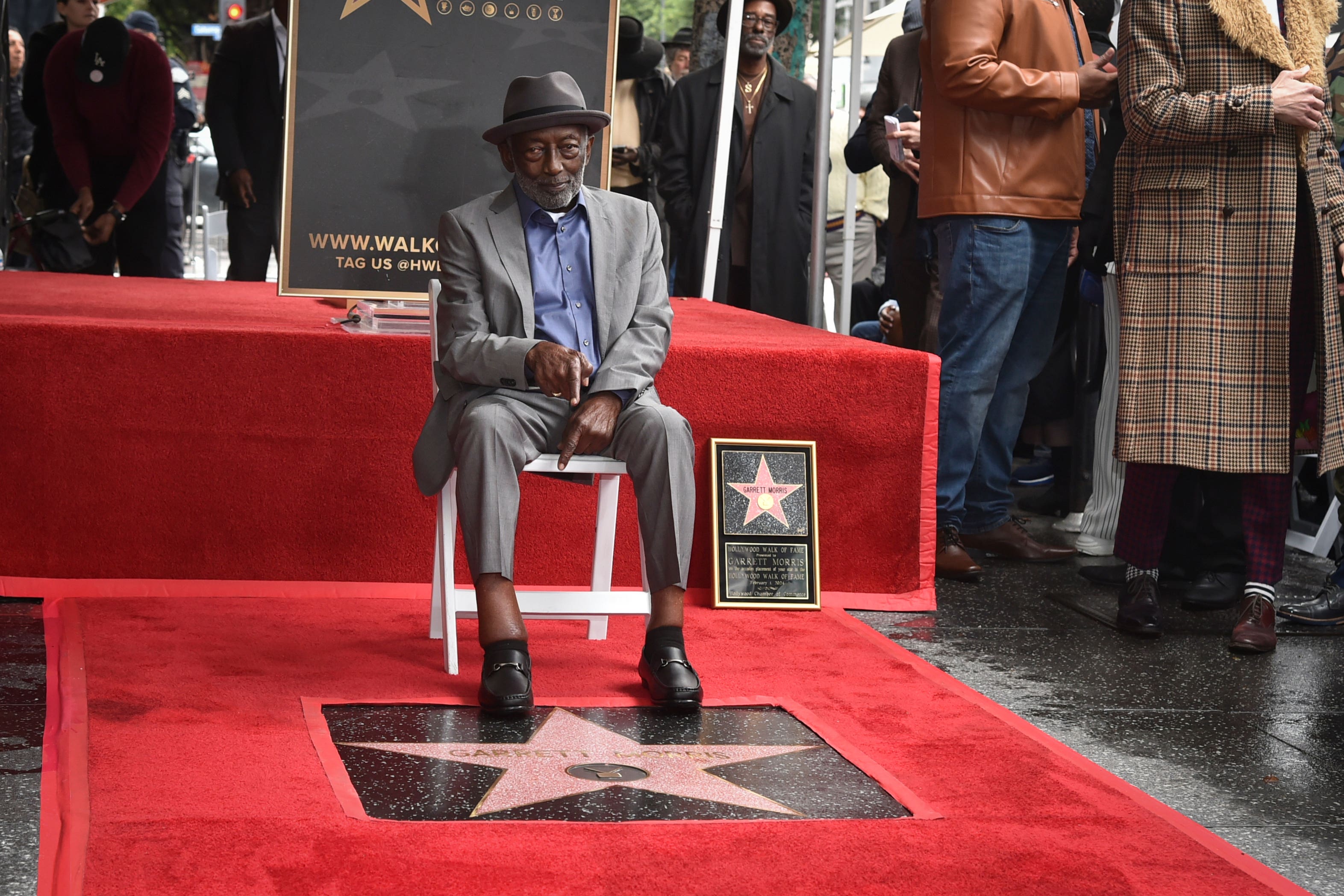 Jennifer Coolidge says 2 Broke Girls co-star Garrett Morris taught her gratitude