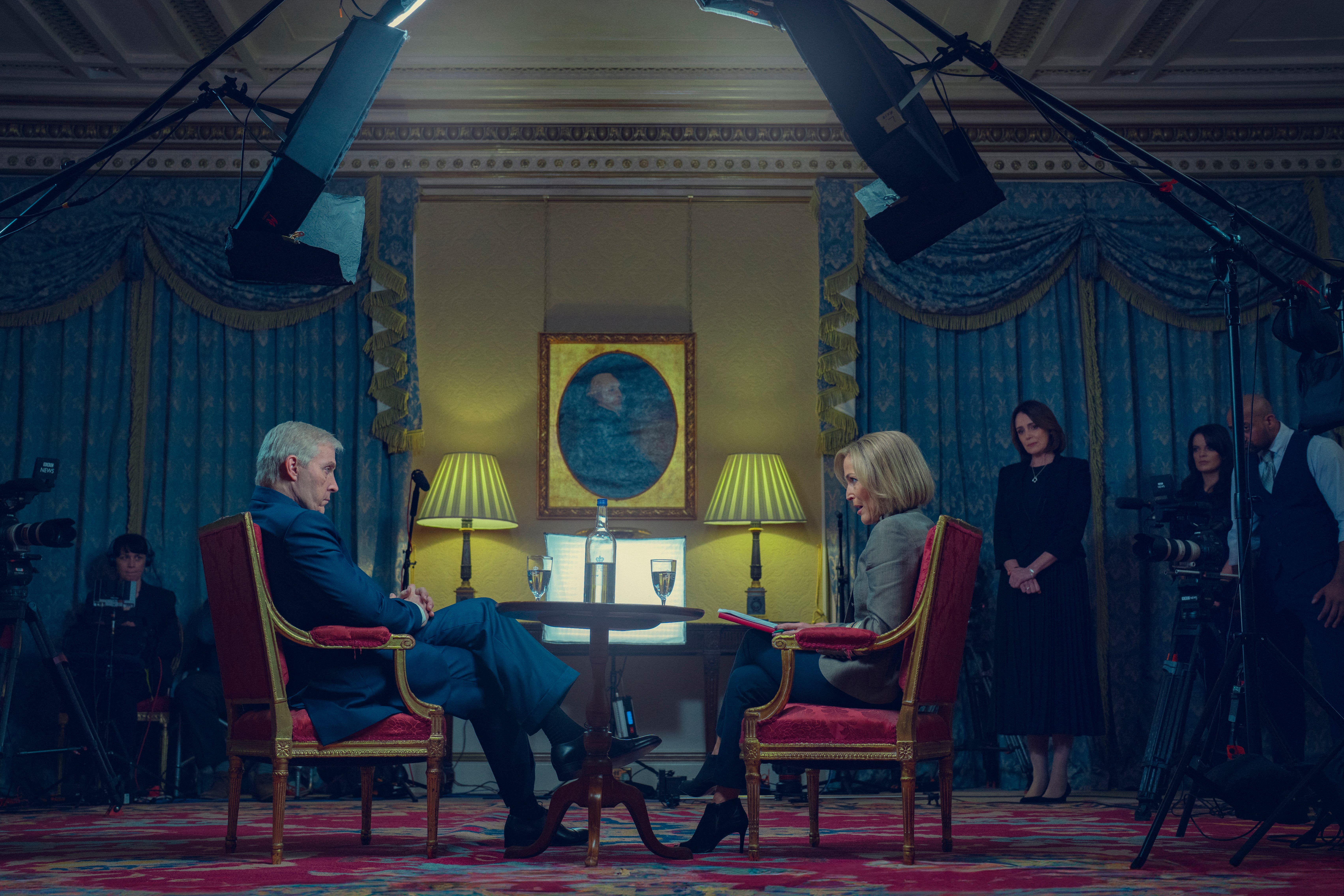 Scoop on Netflix review: Gillian Anderson and Billie Piper offer note-perfect performances