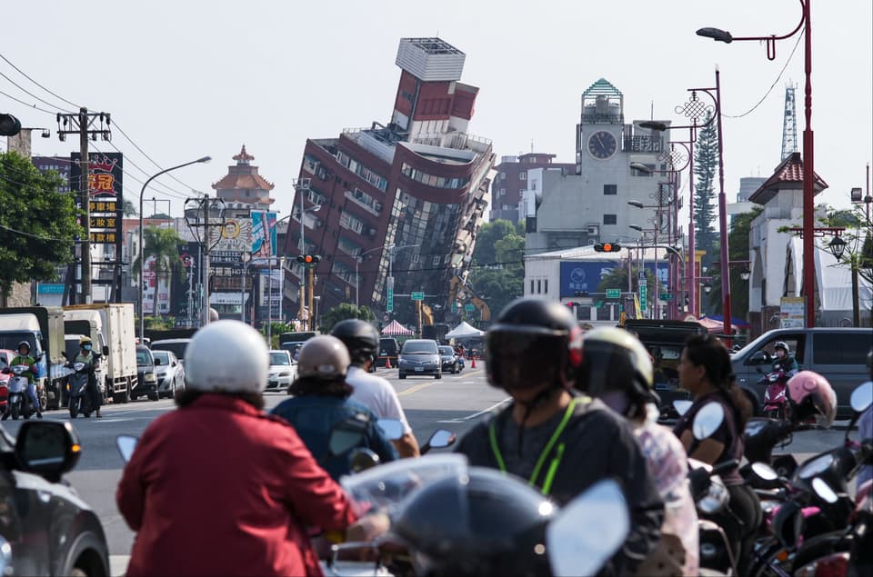 TOPSHOT-TAIWAN-EARTHQUAKE