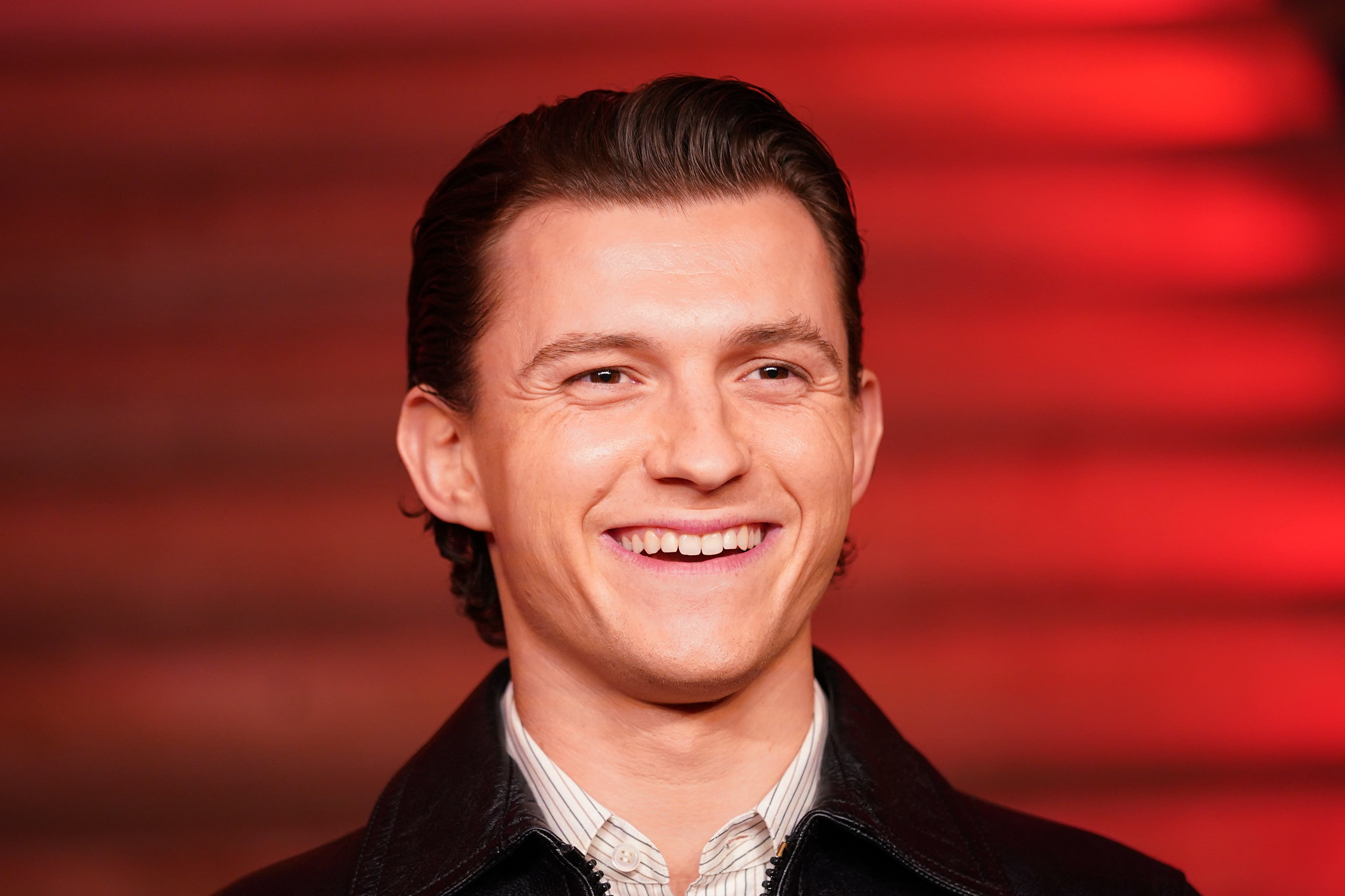 Critics praise Tom Holland in Romeo And Juliet but question minimalism of set