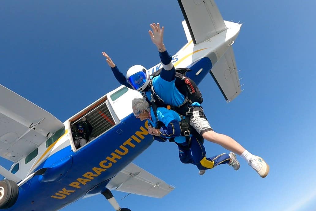 War veteran celebrating 102nd birthday becomes Britain’s oldest parachutist